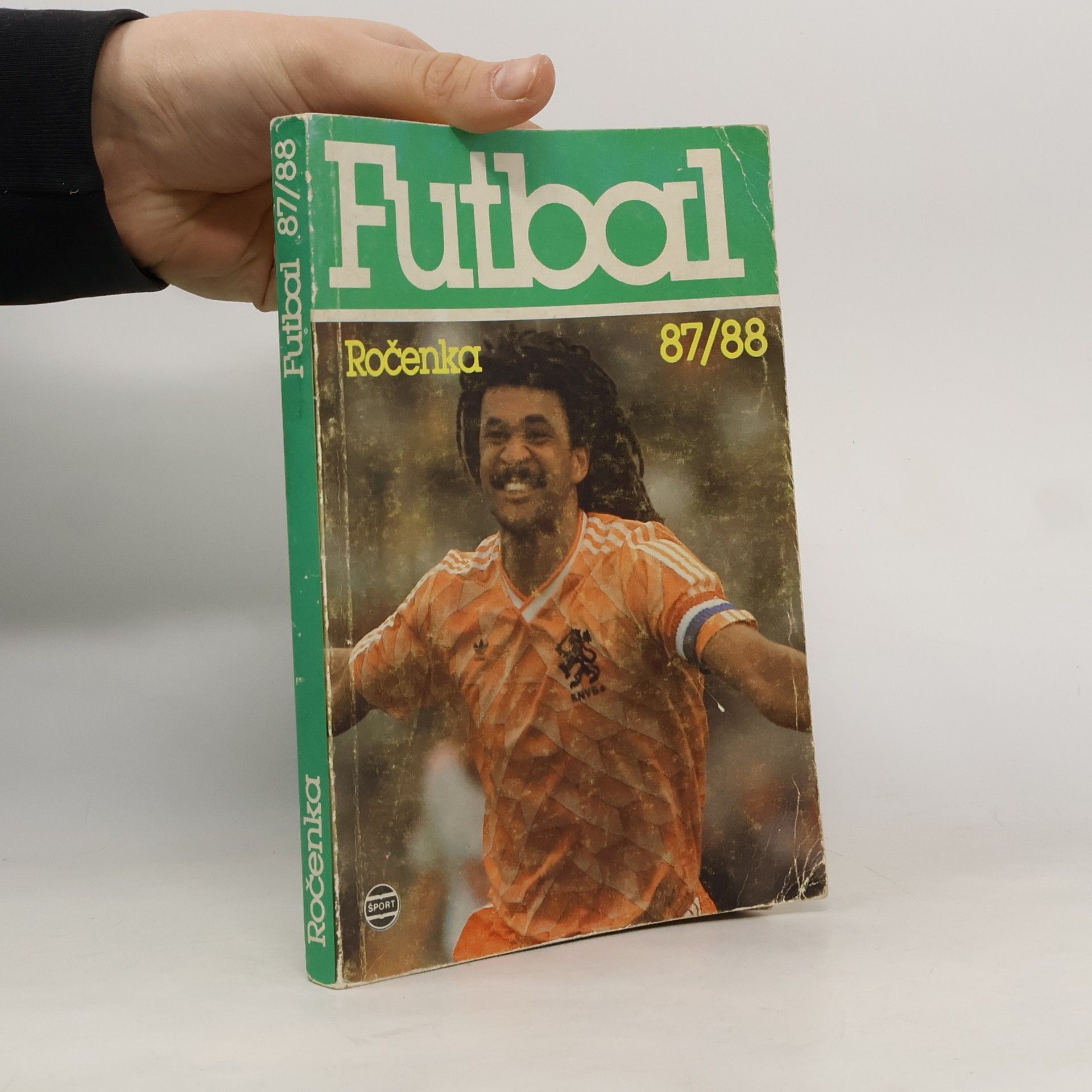 L'ubomír Dávid Futbal. Ročenka 87/88