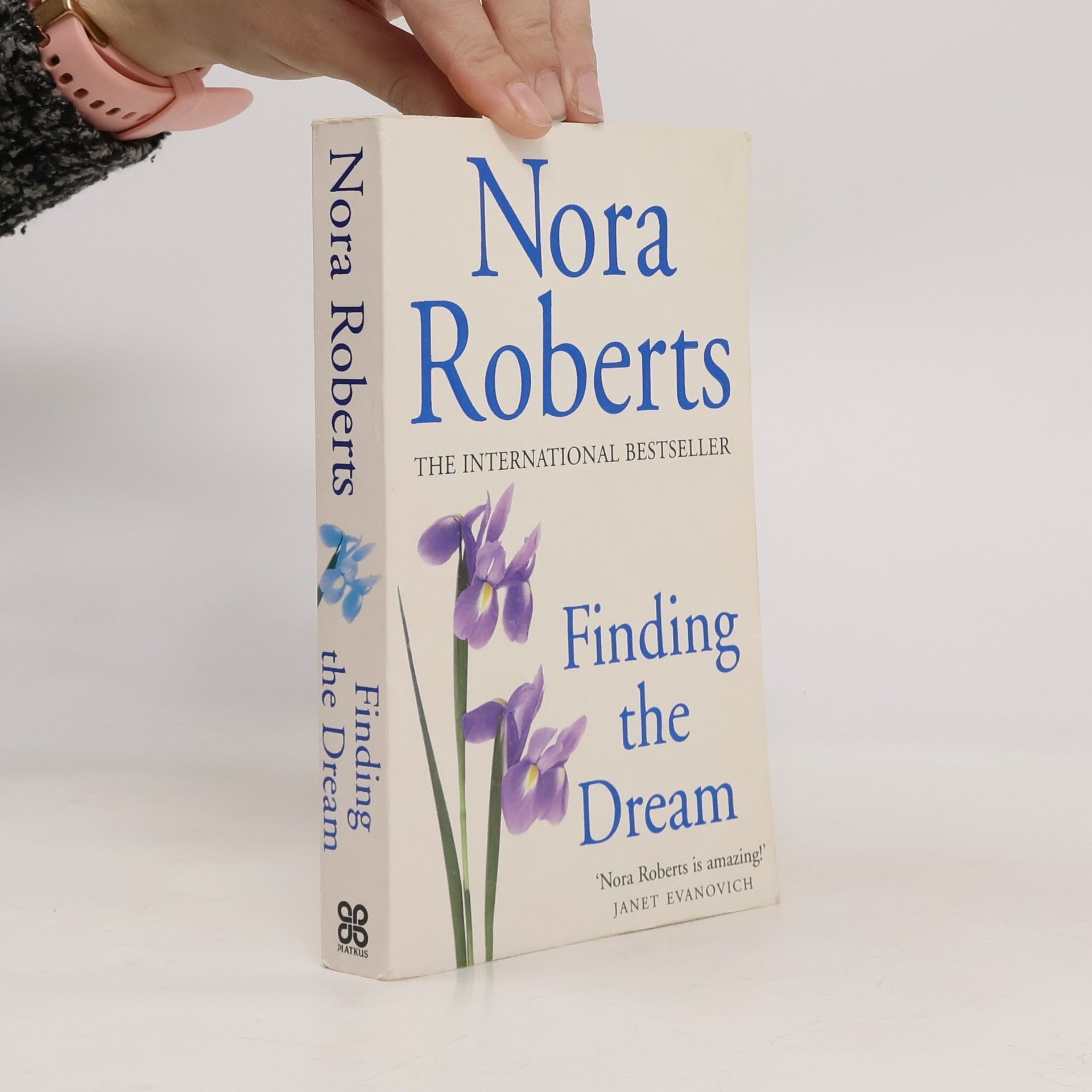 Nora Roberts Finding the Dream. So fern wie ein Traum, englische Ausgabe