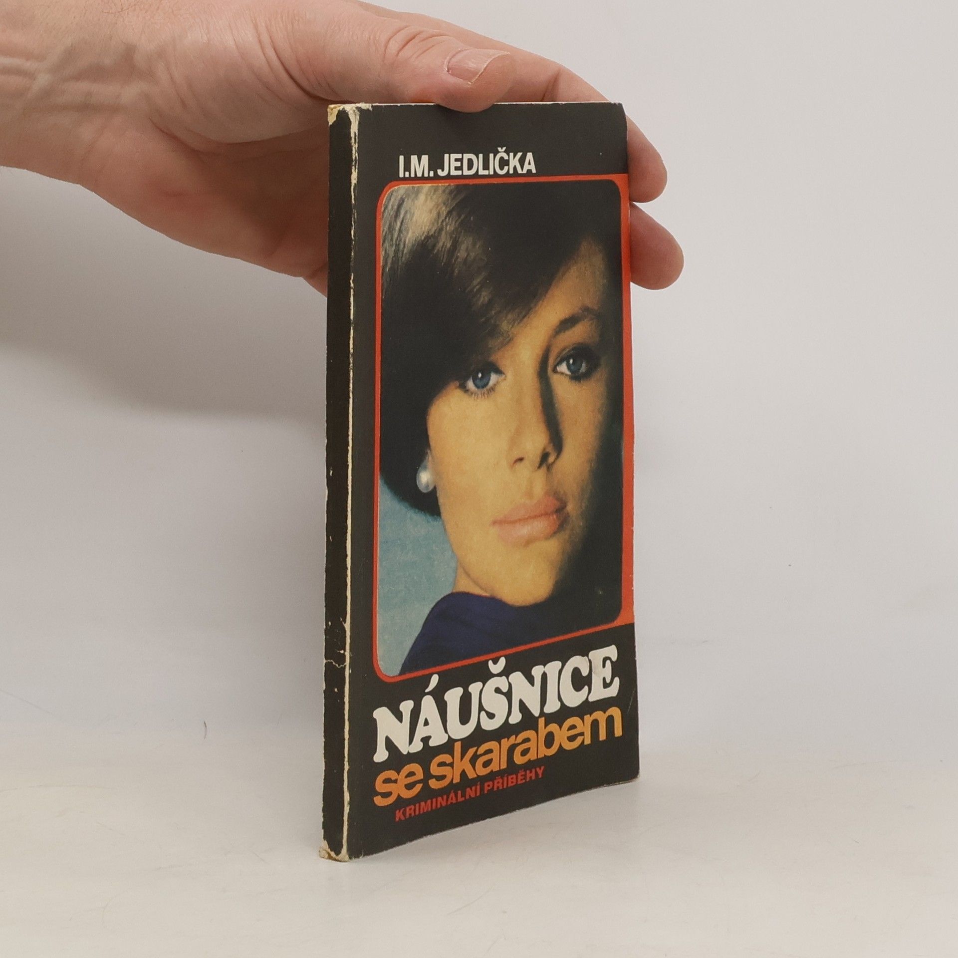 Ivan Milan Jedlička Náušnice se skarabem