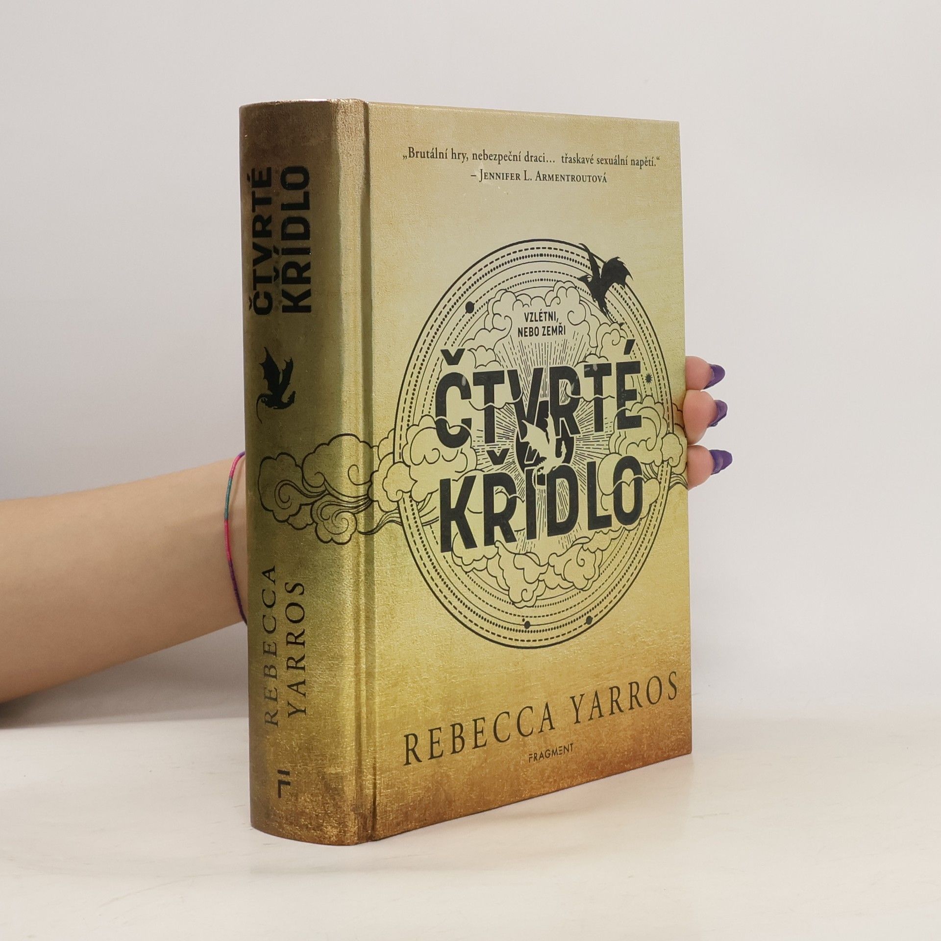 Rebecca Yarros Čtvrté křídlo