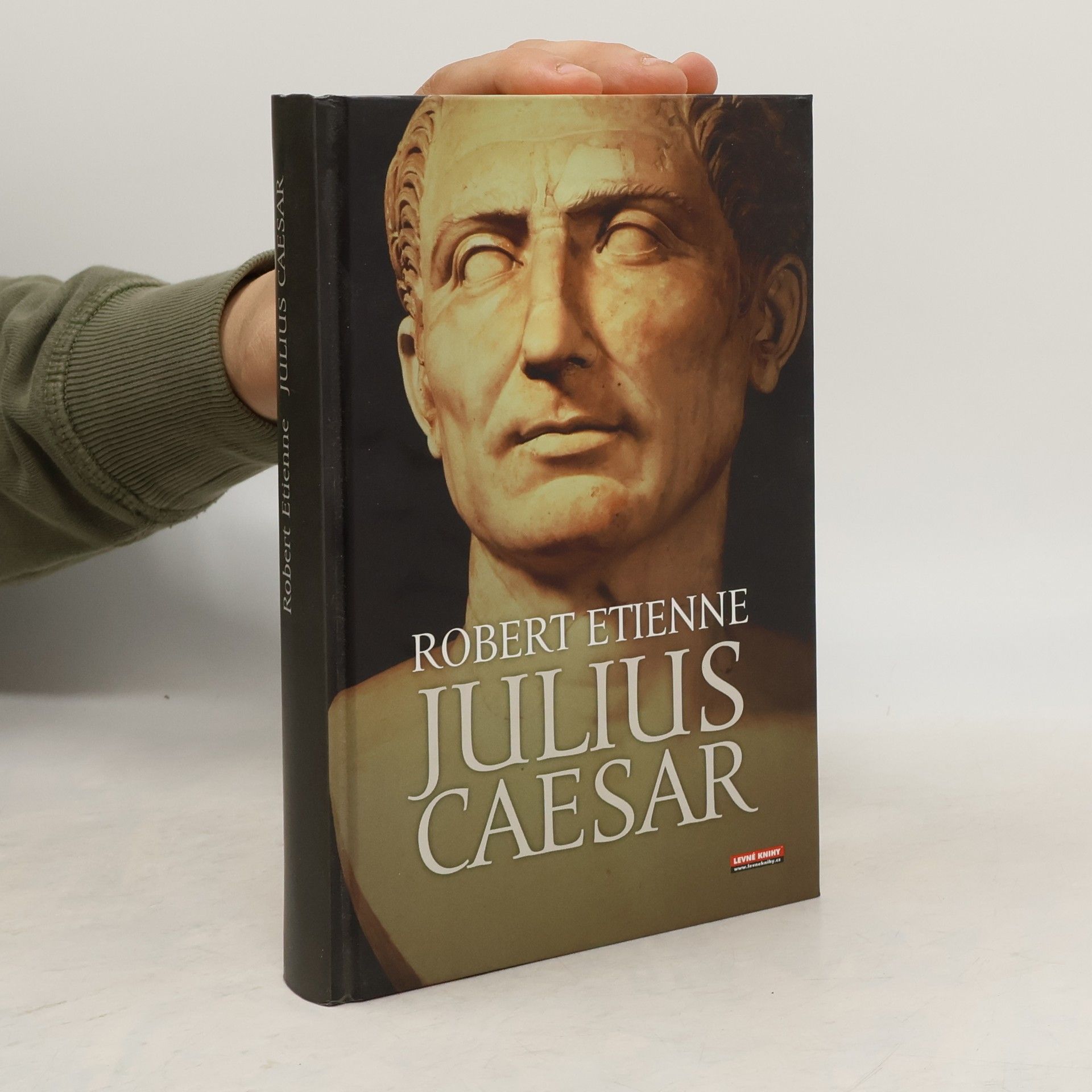 Robert Étienne Julius Caesar