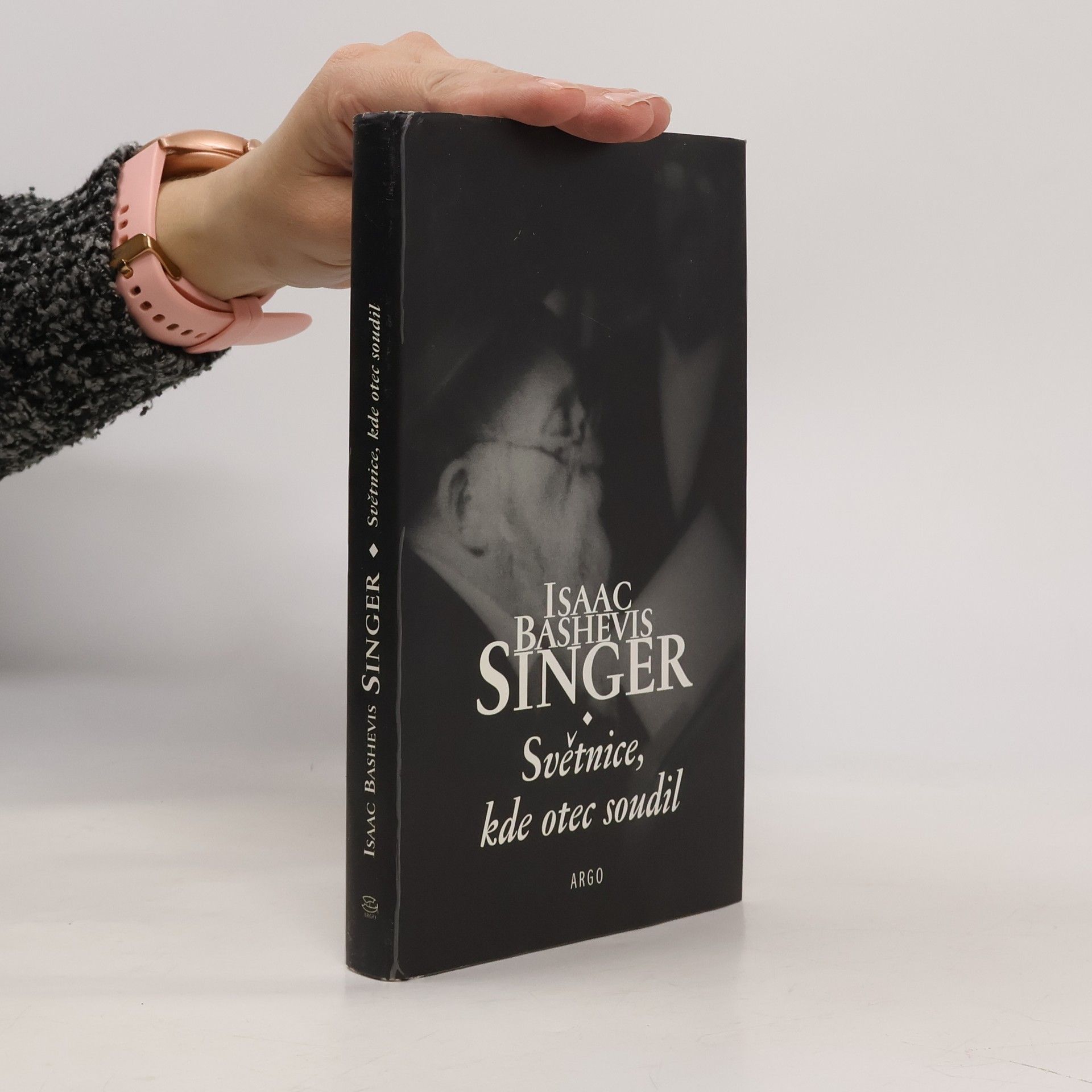 Isaac Bashevis Singer Světnice, kde otec soudil