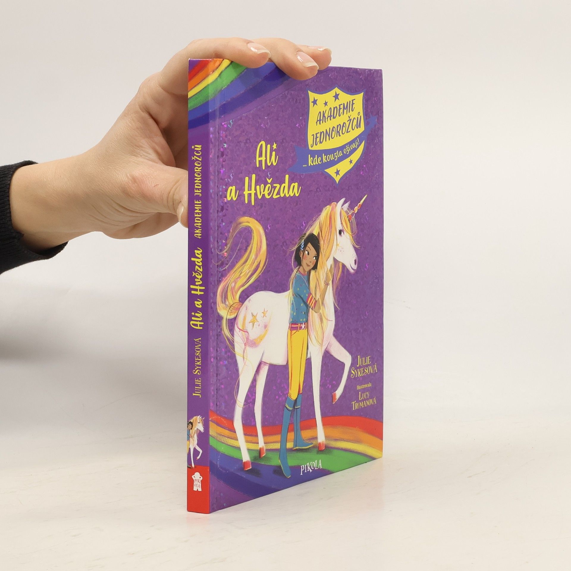 Julie Sykes Ali a Hvězda