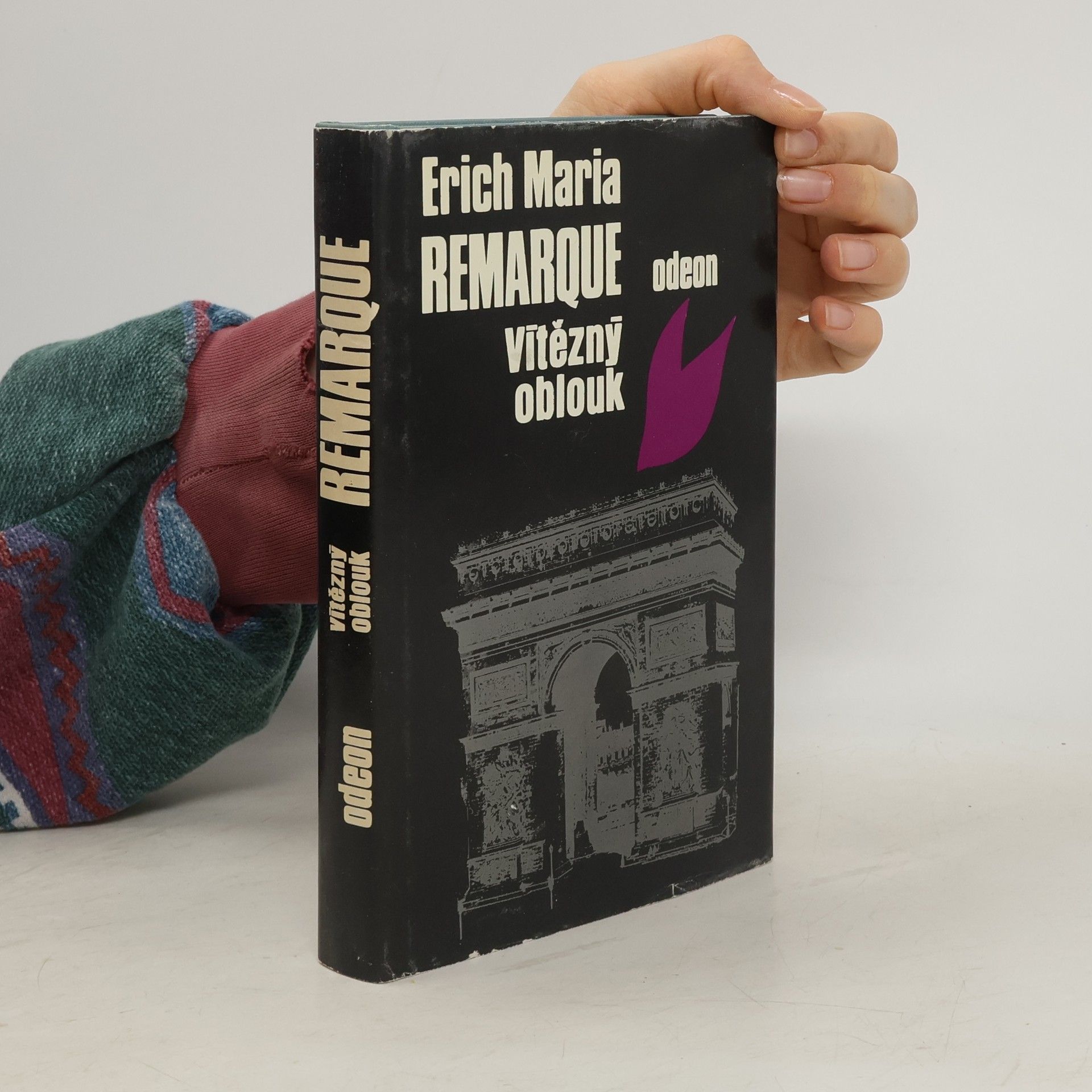 Erich Maria Remarque Vítězný oblouk