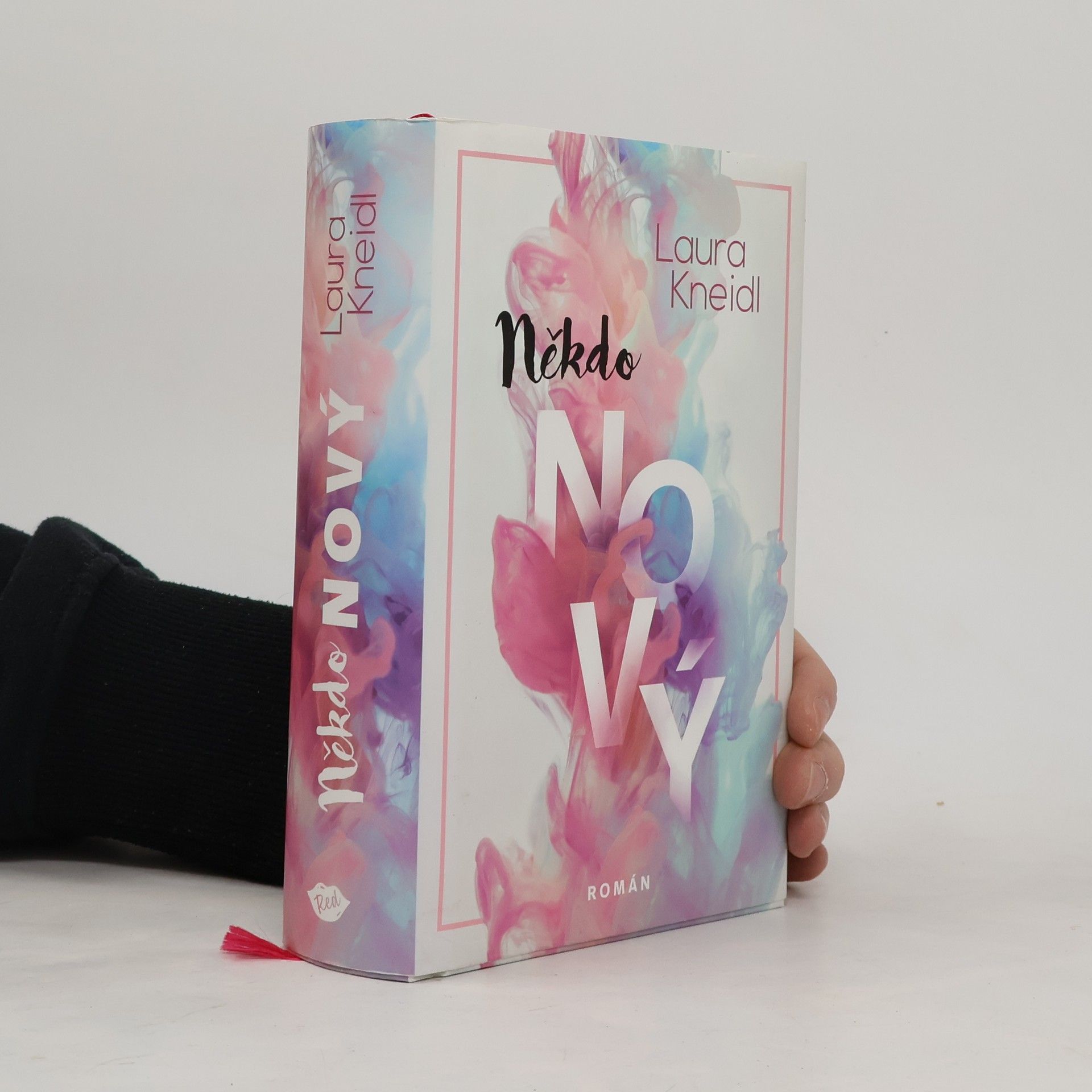 Laura Kneidl Někdo nový