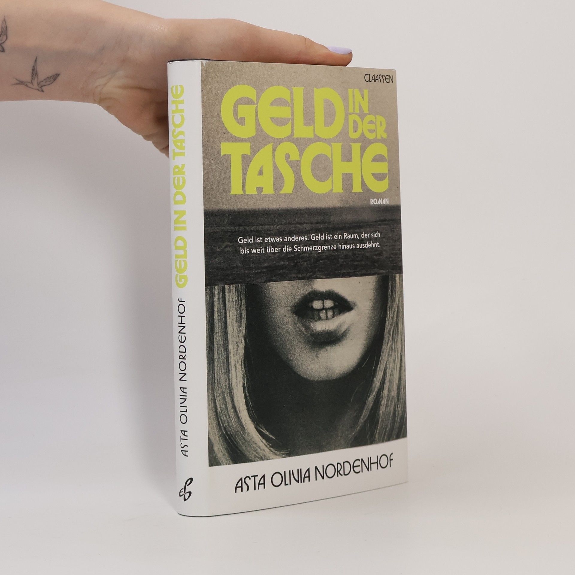 Asta Olivia Nordenhof Geld in der Tasche