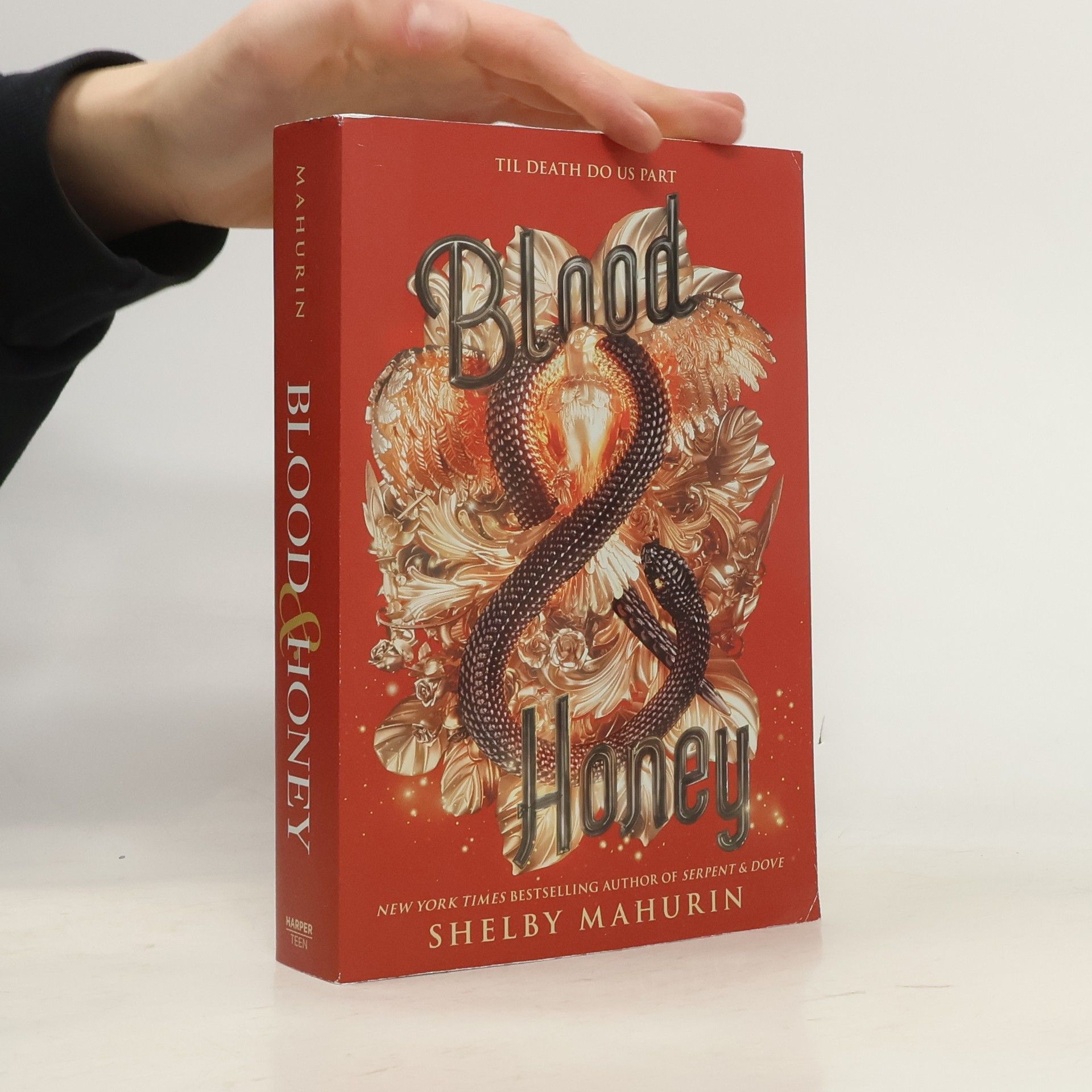 Shelby Mahurin Blood & Honey