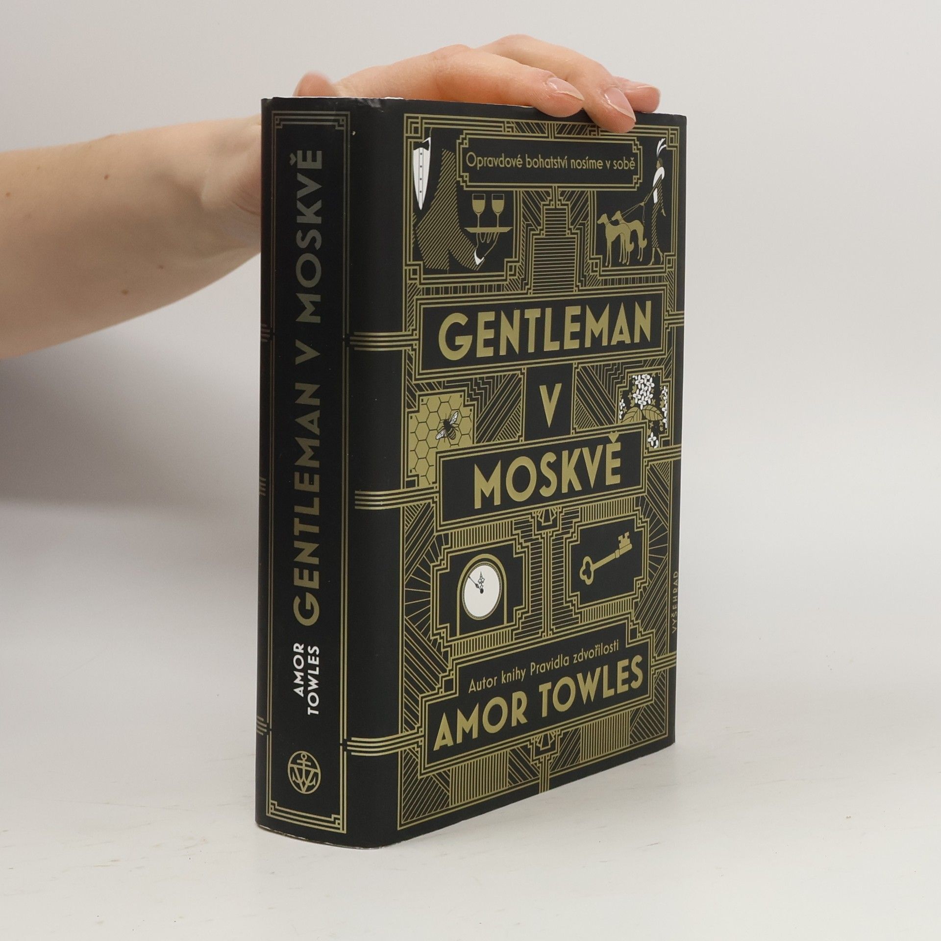 Amor Towles Gentleman v Moskvě