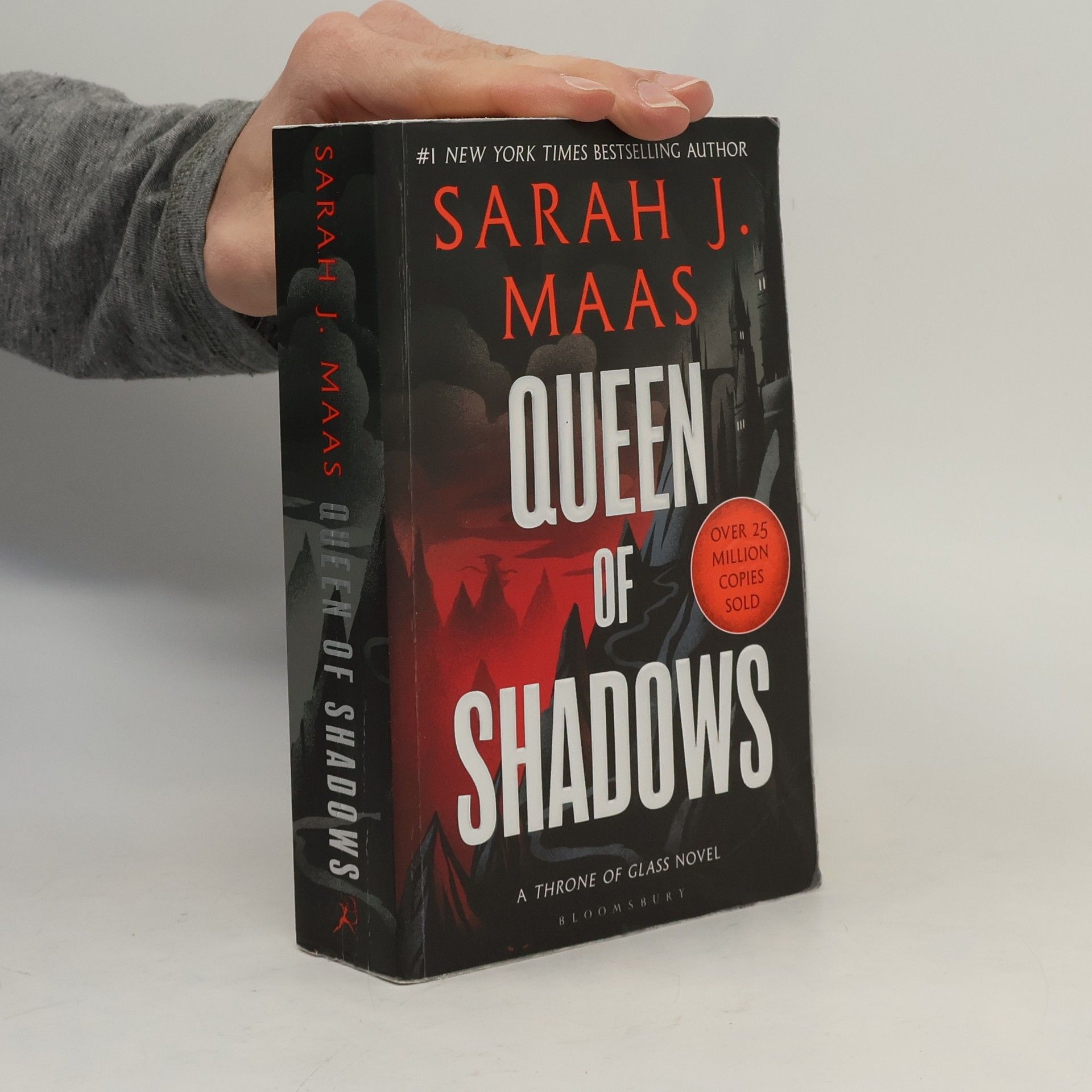 Sarah J. Maas Queen of Shadows