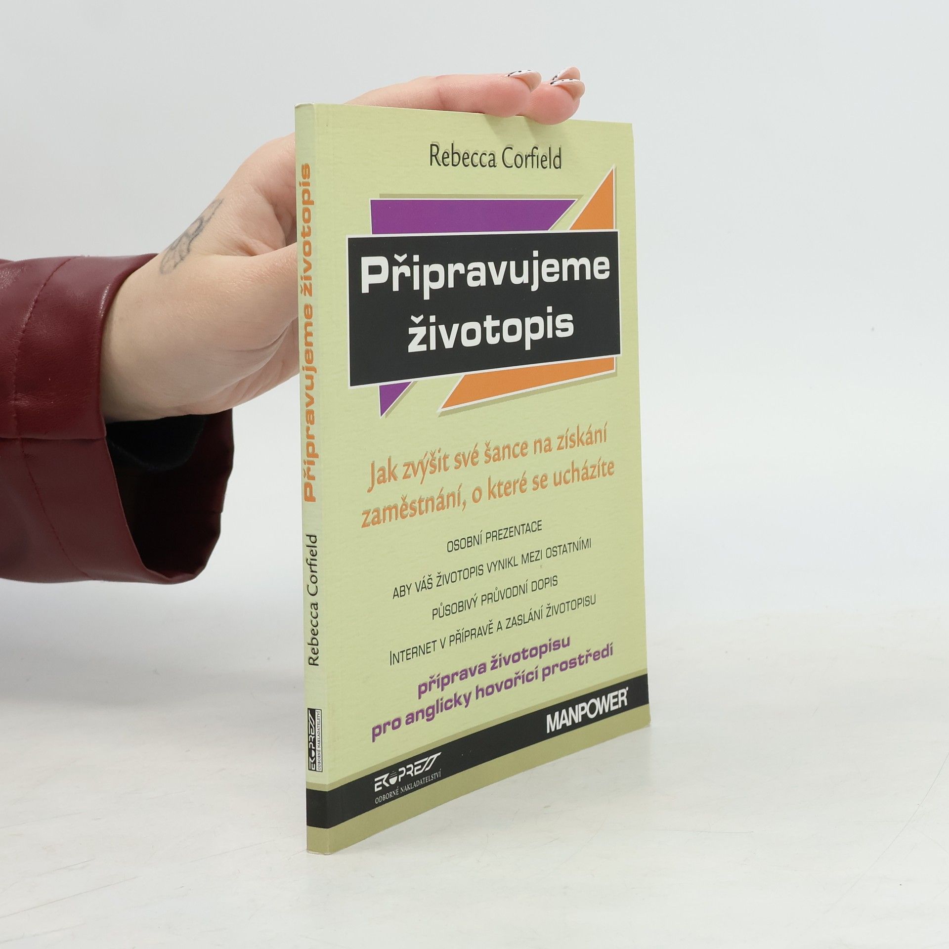 Rebecca Tee Připravujeme životopis