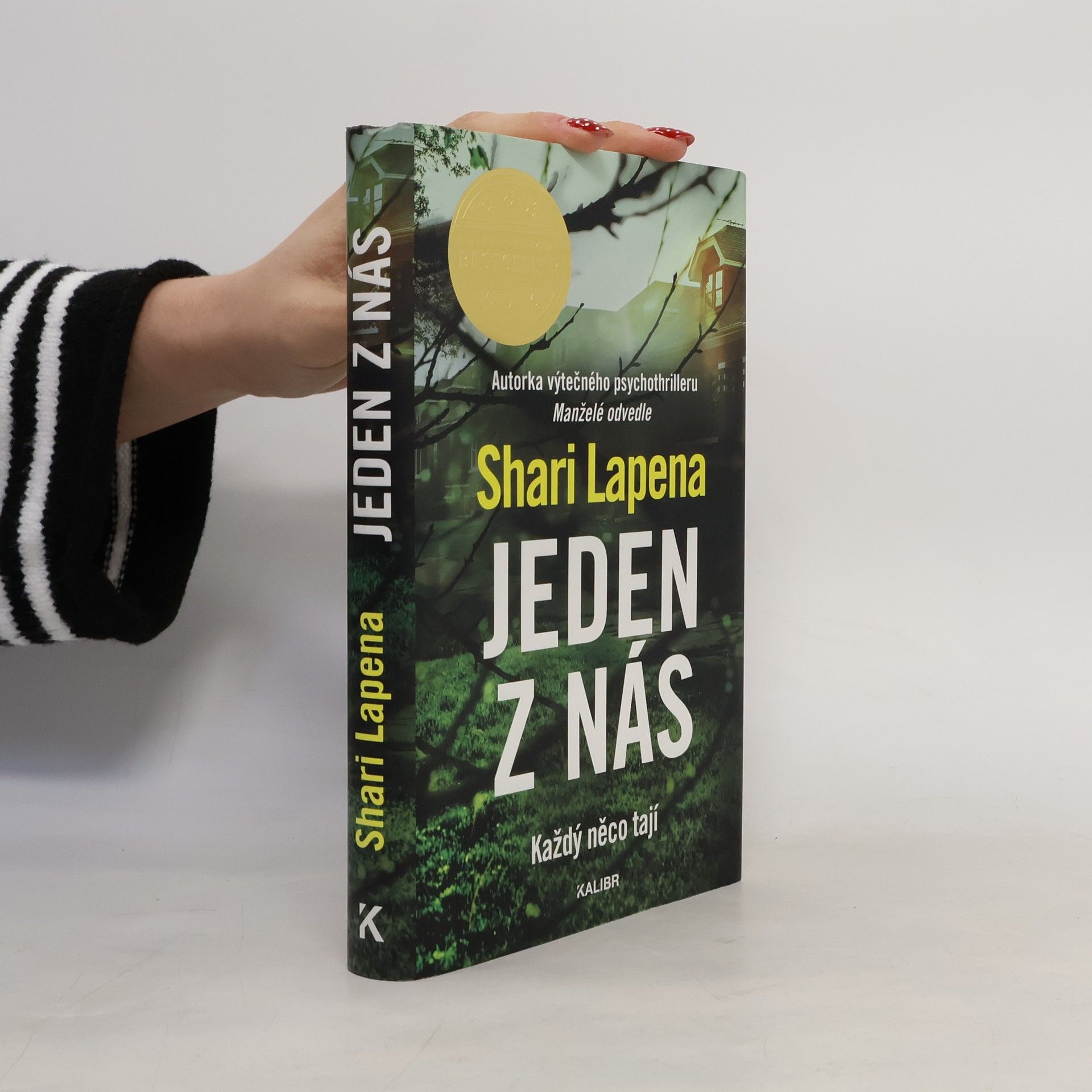 Shari Lapena Jeden z nás