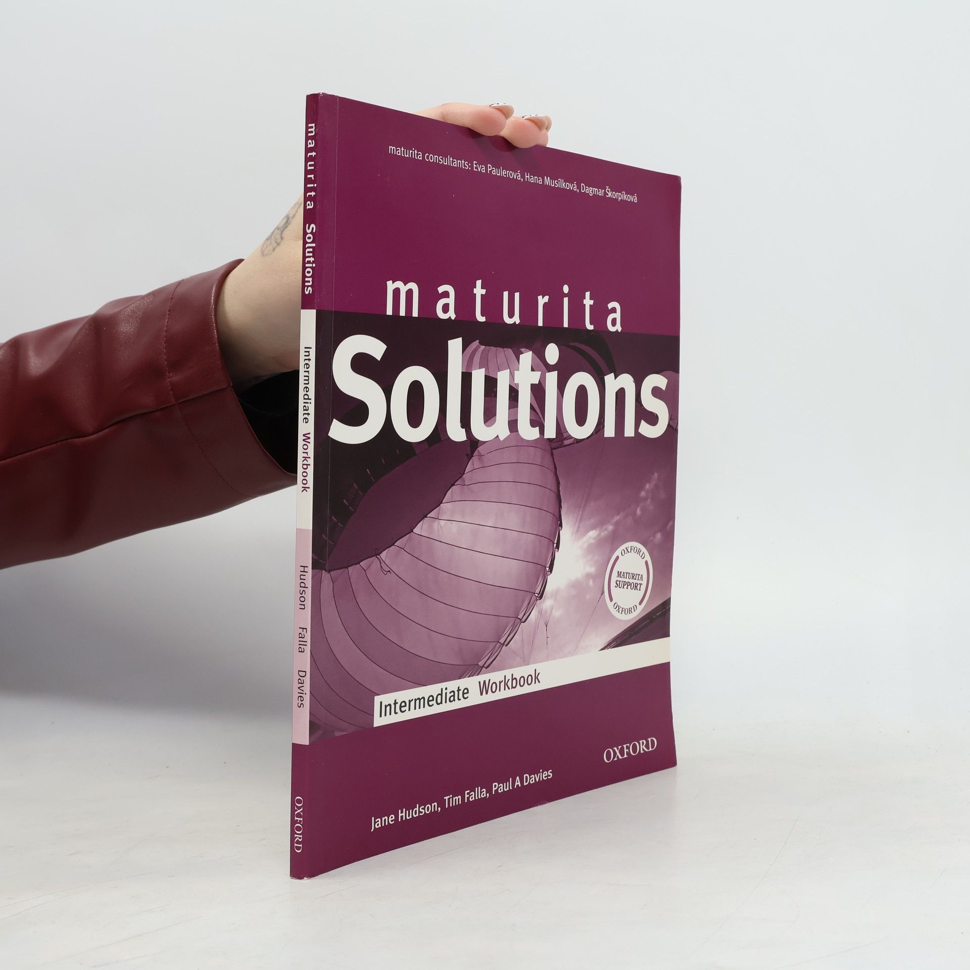 Jane Hudson Maturita Solutions. Intermediate Workbook