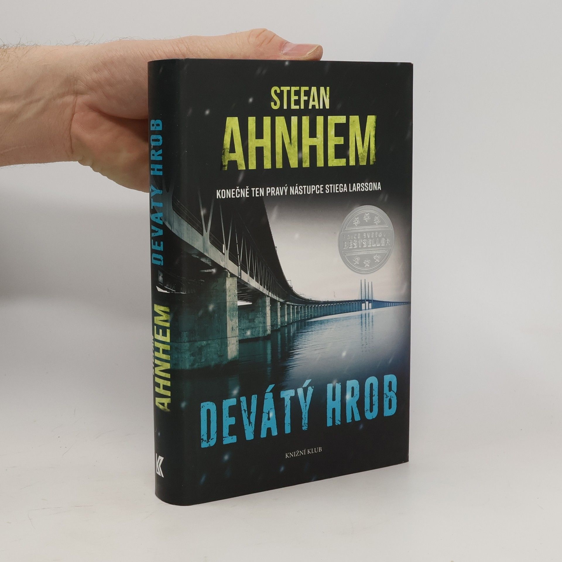 Stefan Ahnhem Devátý hrob