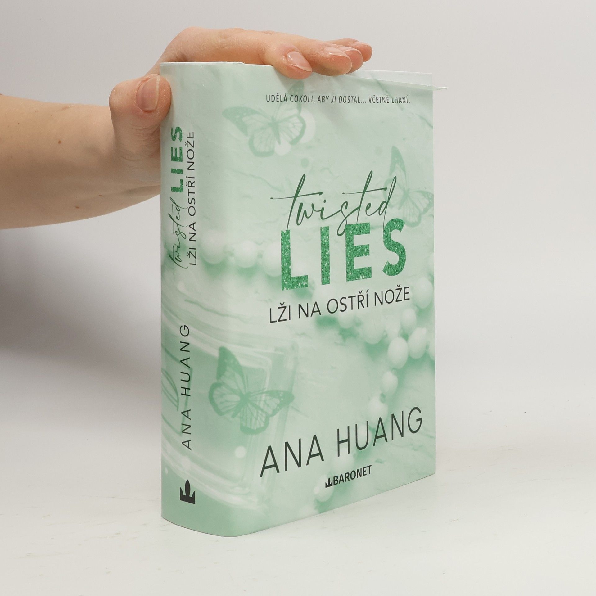 Ana Huang Twisted Lies. Lži na ostří nože