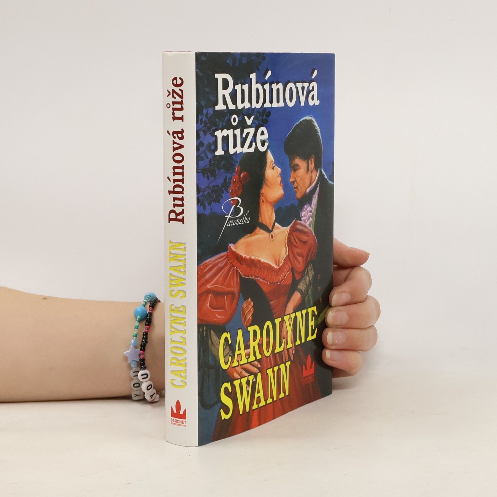 Carolyne Swann Rubínová růže