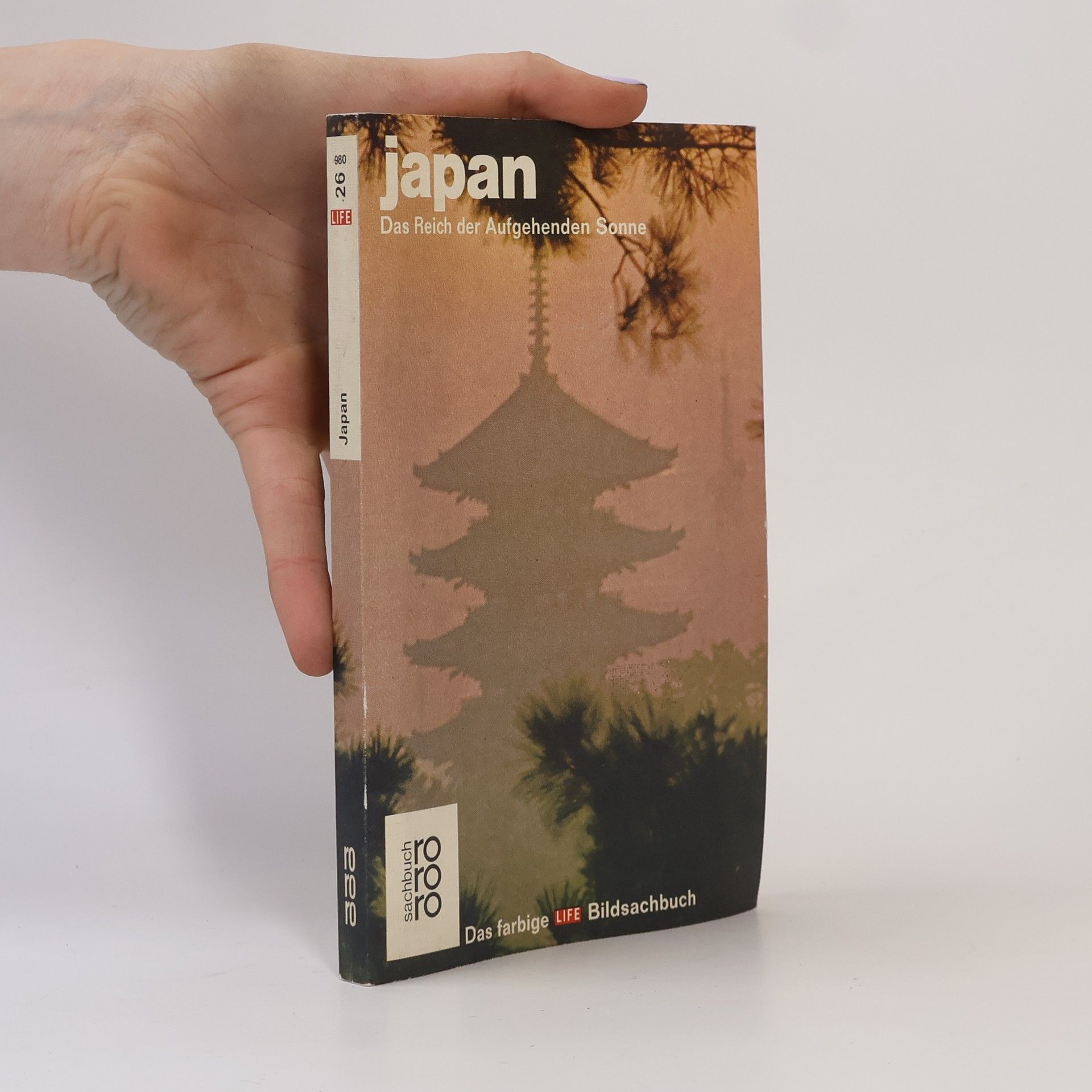 Jonathan Norton Leonard Japan