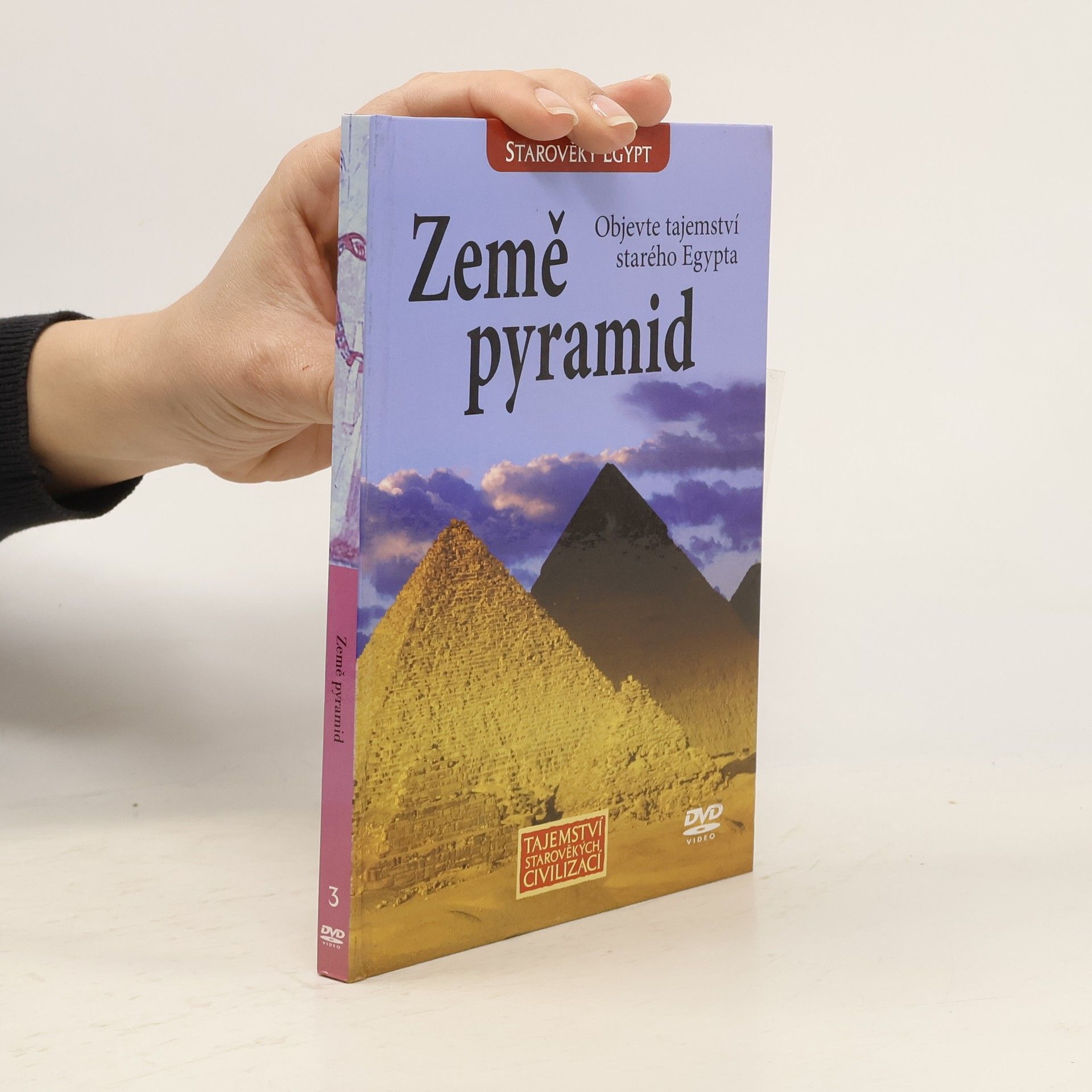 AA.VV. Země pyramid 3