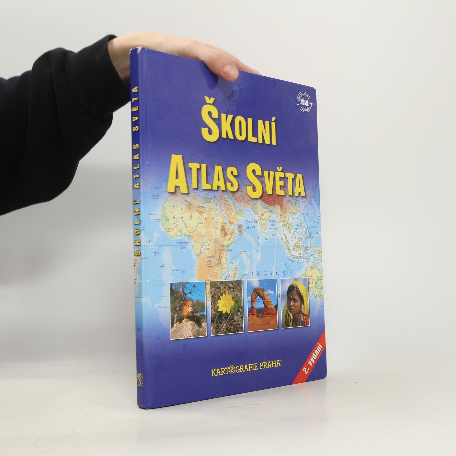 Autores varios Školní atlas světa