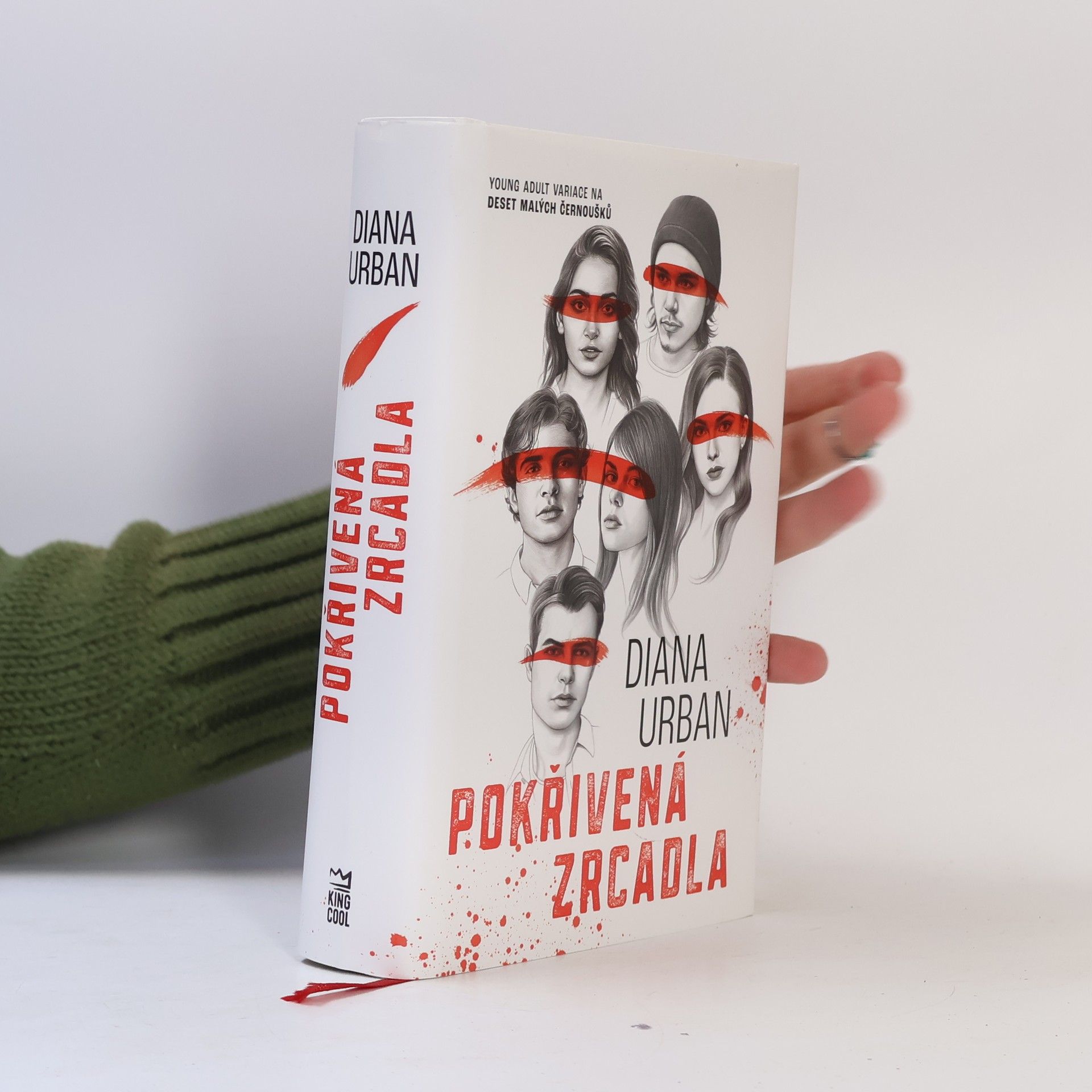 Diana Urban Pokřivená zrcadla