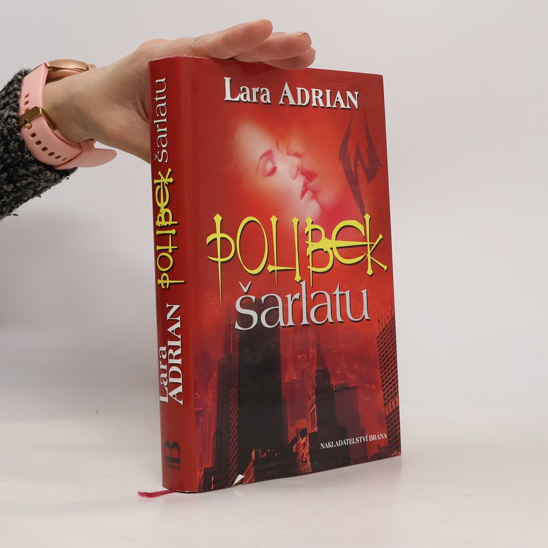 Lara Adrian Polibek šarlatu