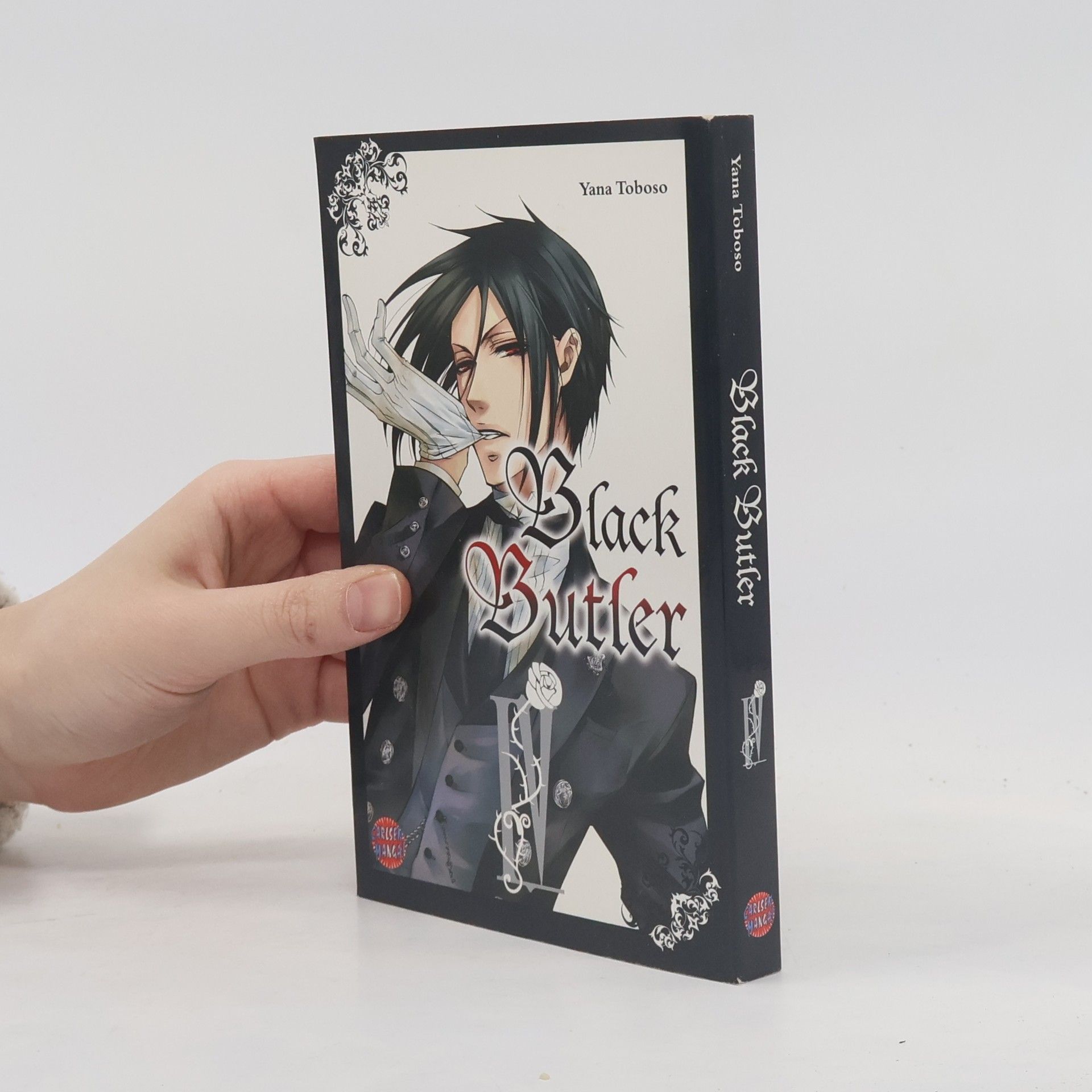Yana Toboso Black butler 4