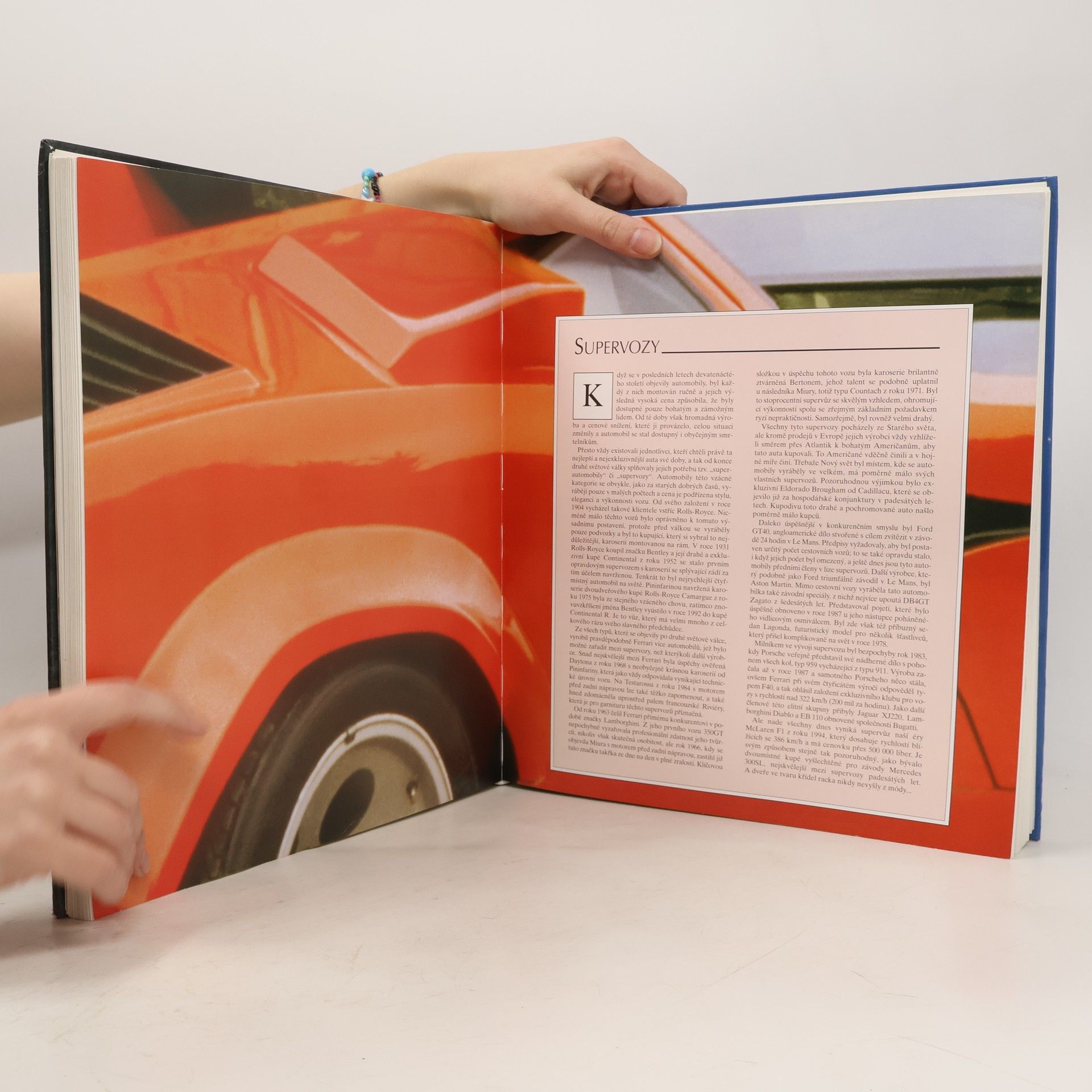 Jonathan Wood Velká kniha automobilů za posledních 50 let. Nejslavnější automobily světa.
