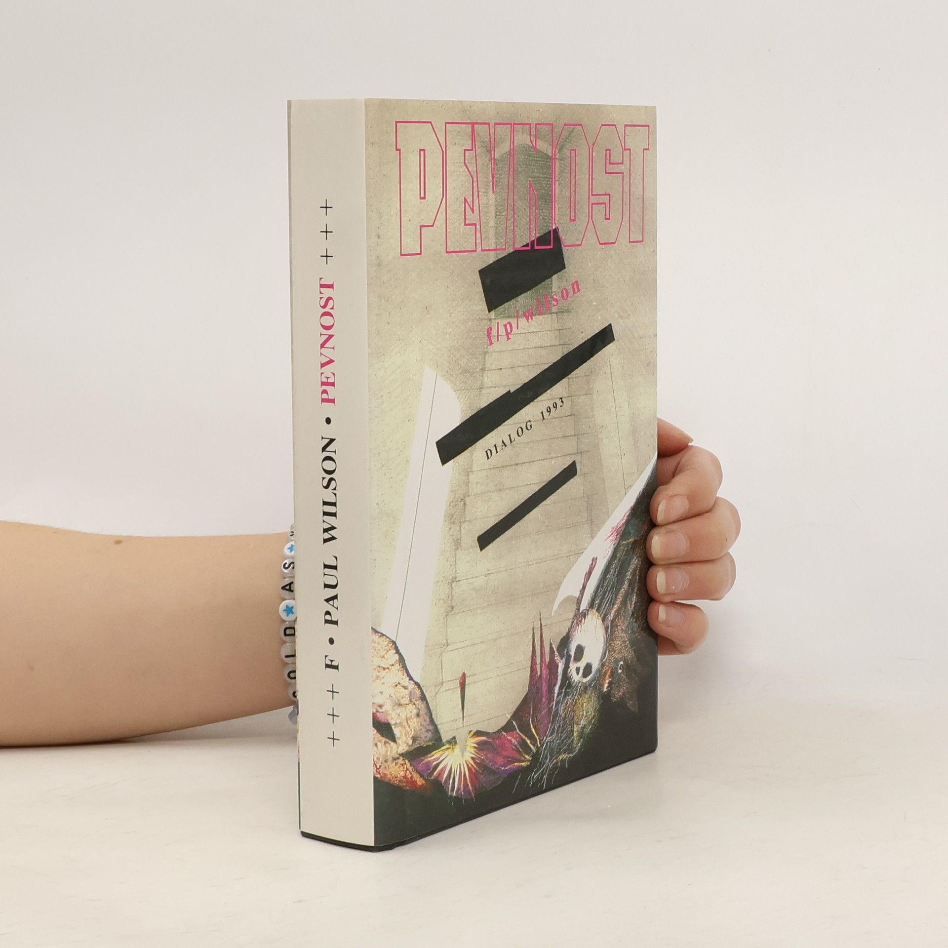 F. Paul (Francis Paul) Wilson Pevnost