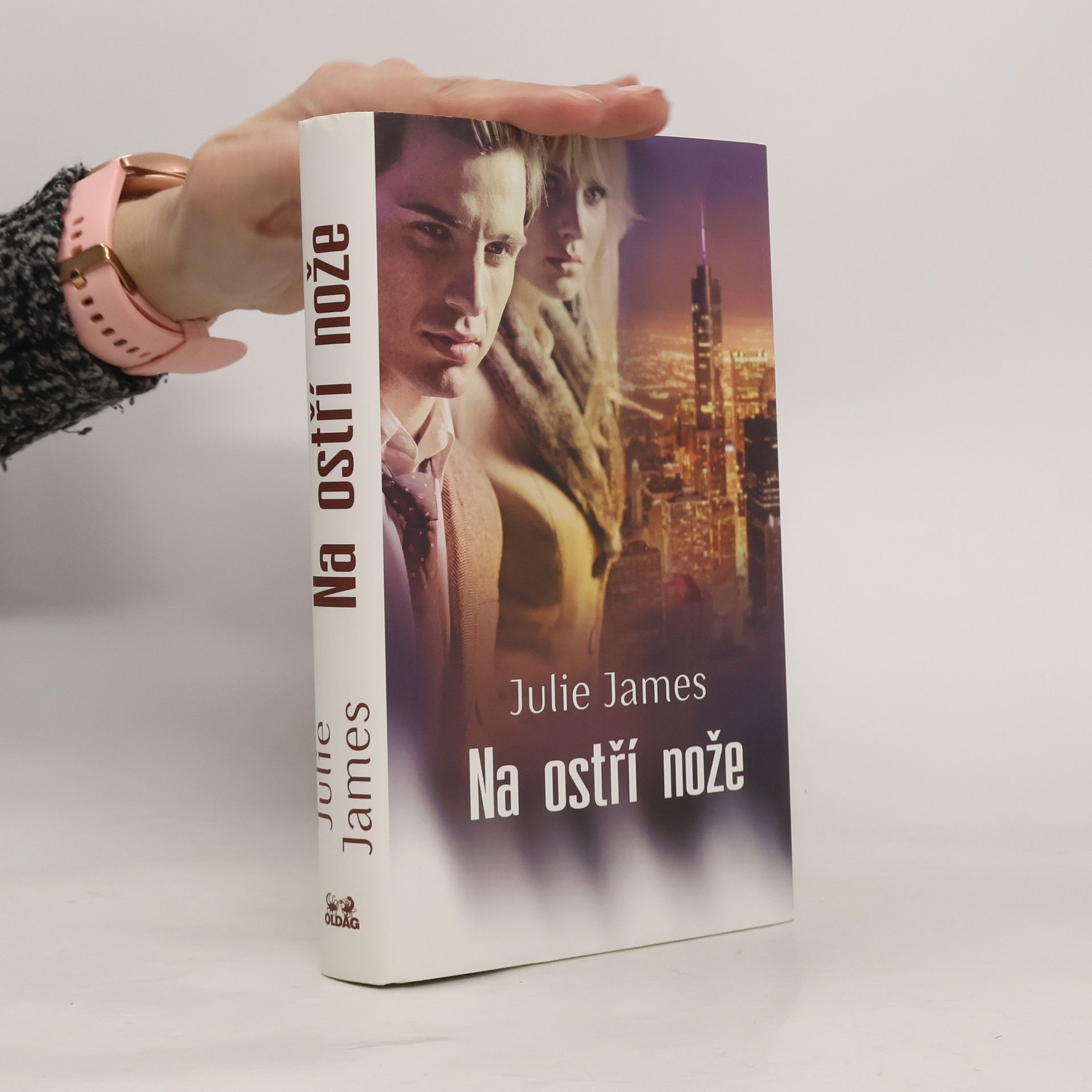 Julie James Na ostří nože