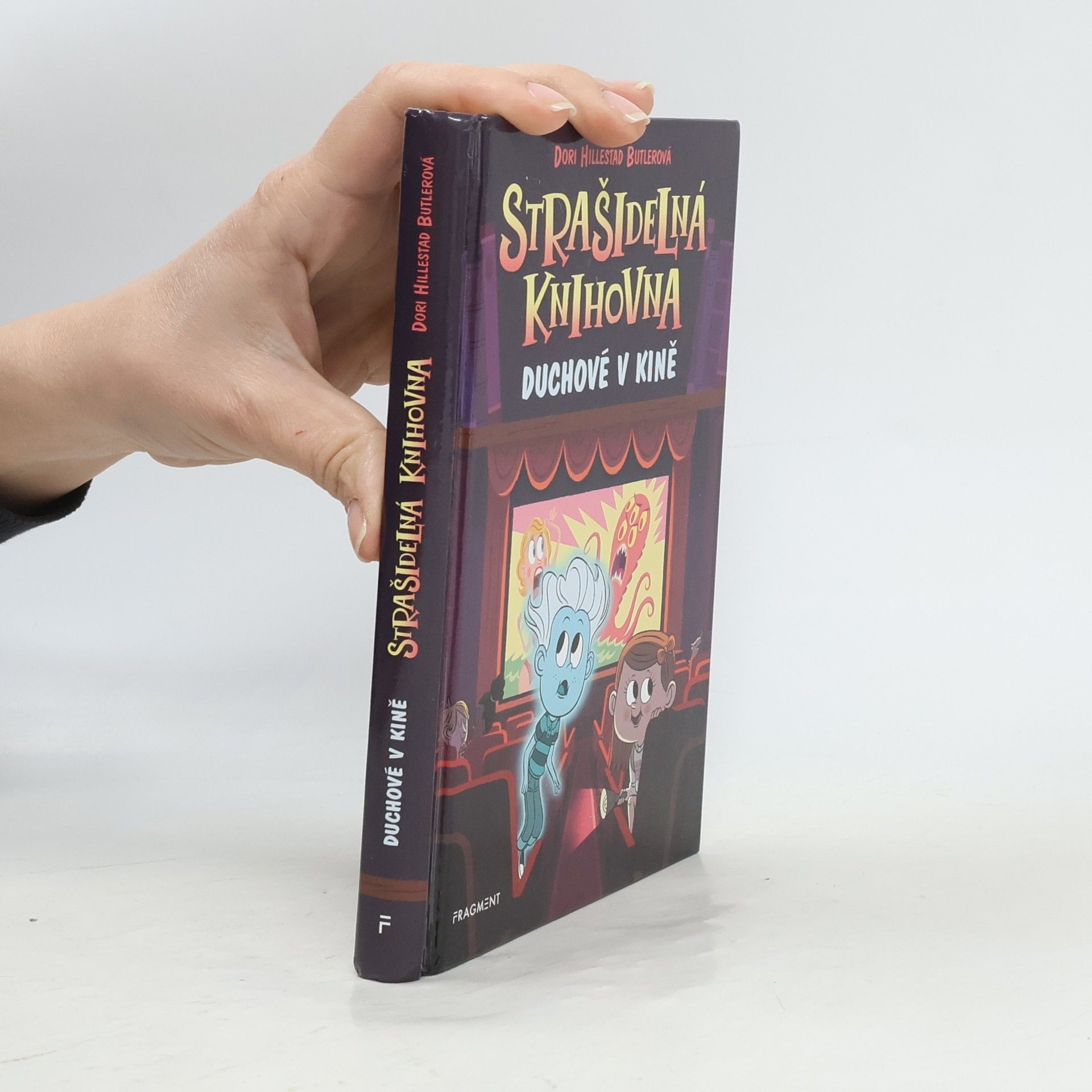 Dori Hillestad Butler Strašidelná knihovna. Duchové v kině
