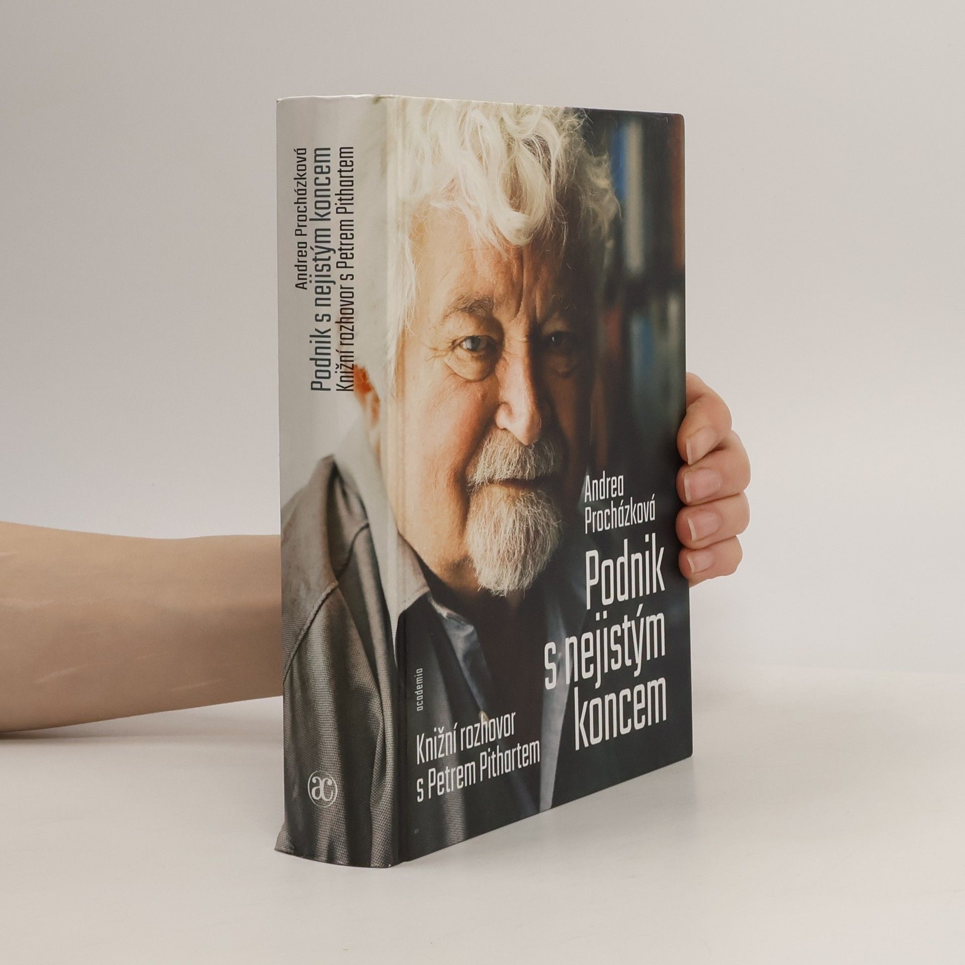 Podnik s nejistým koncem : knižní rozhovor s Petrem Pithartem