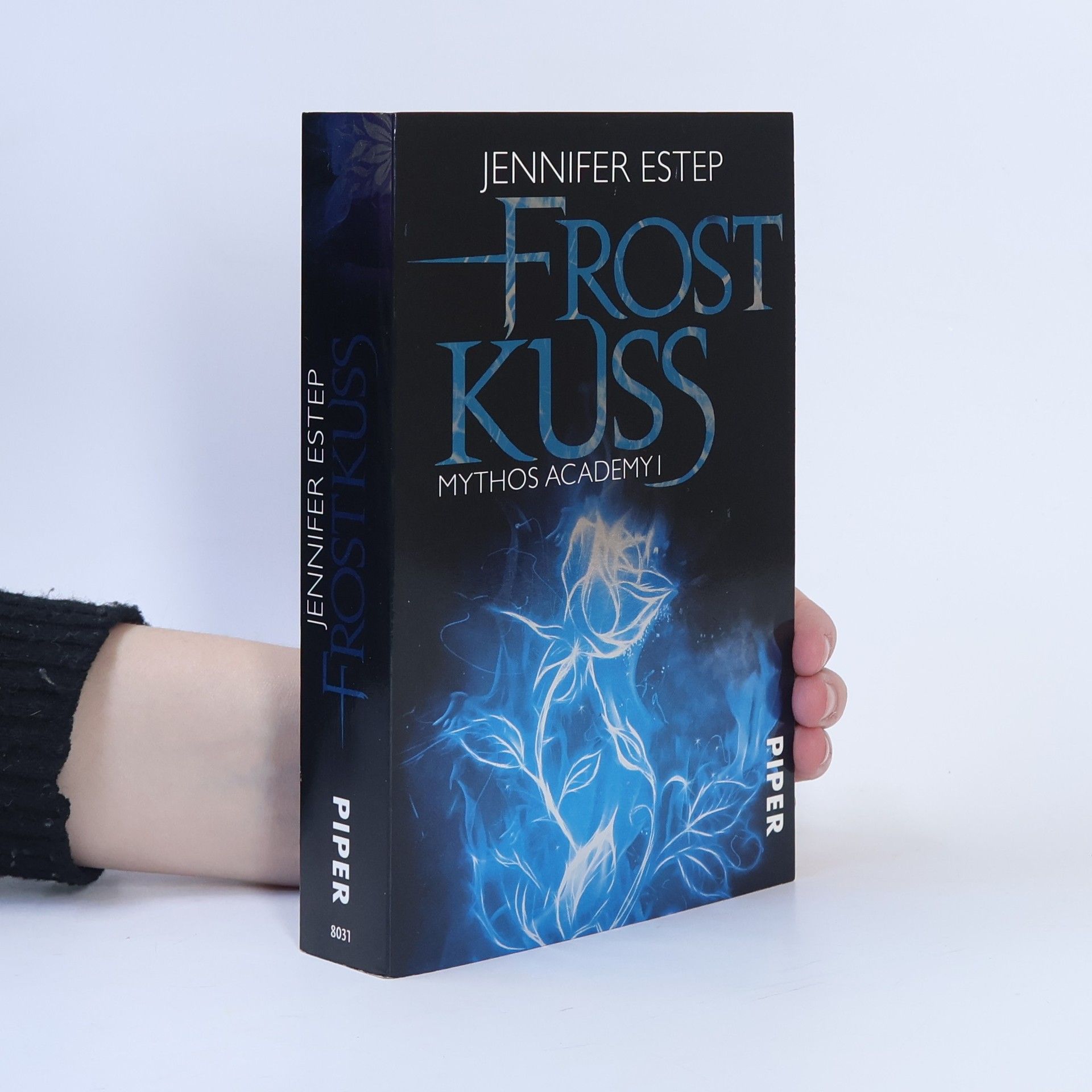 Jennifer Estep Frost Kuss