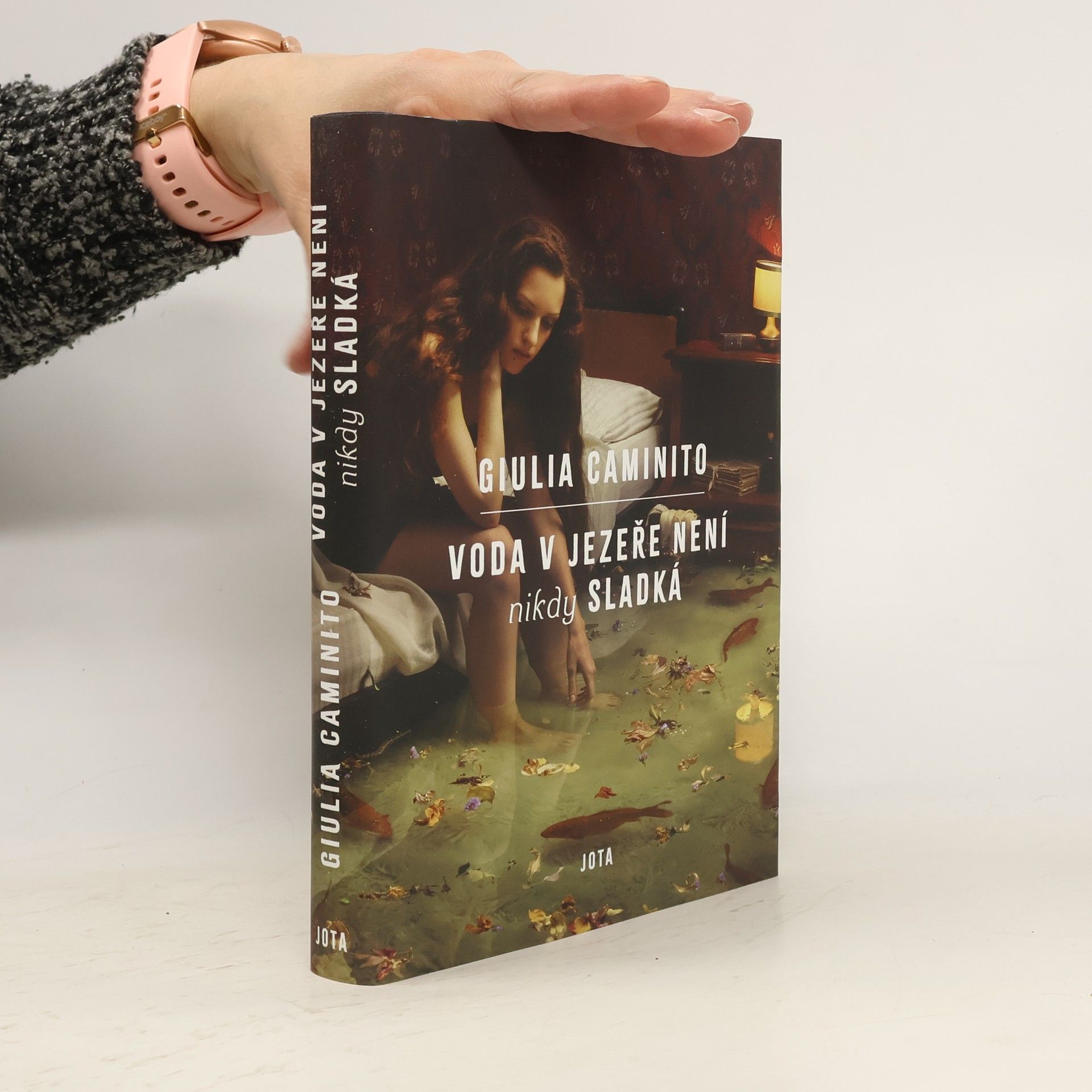 Voda v jezeře není nikdy sladká