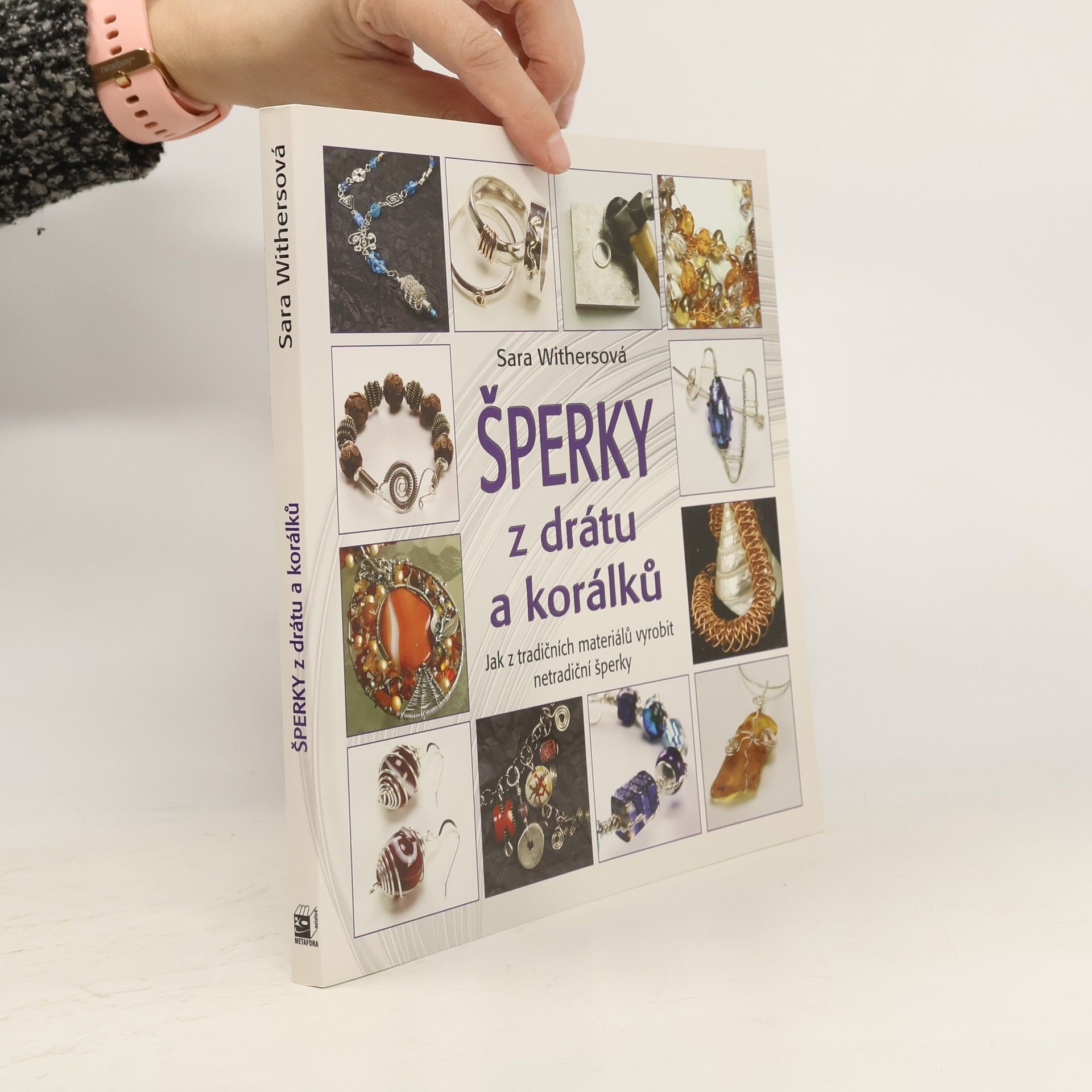 Sara Withers Šperky z drátu a korálků