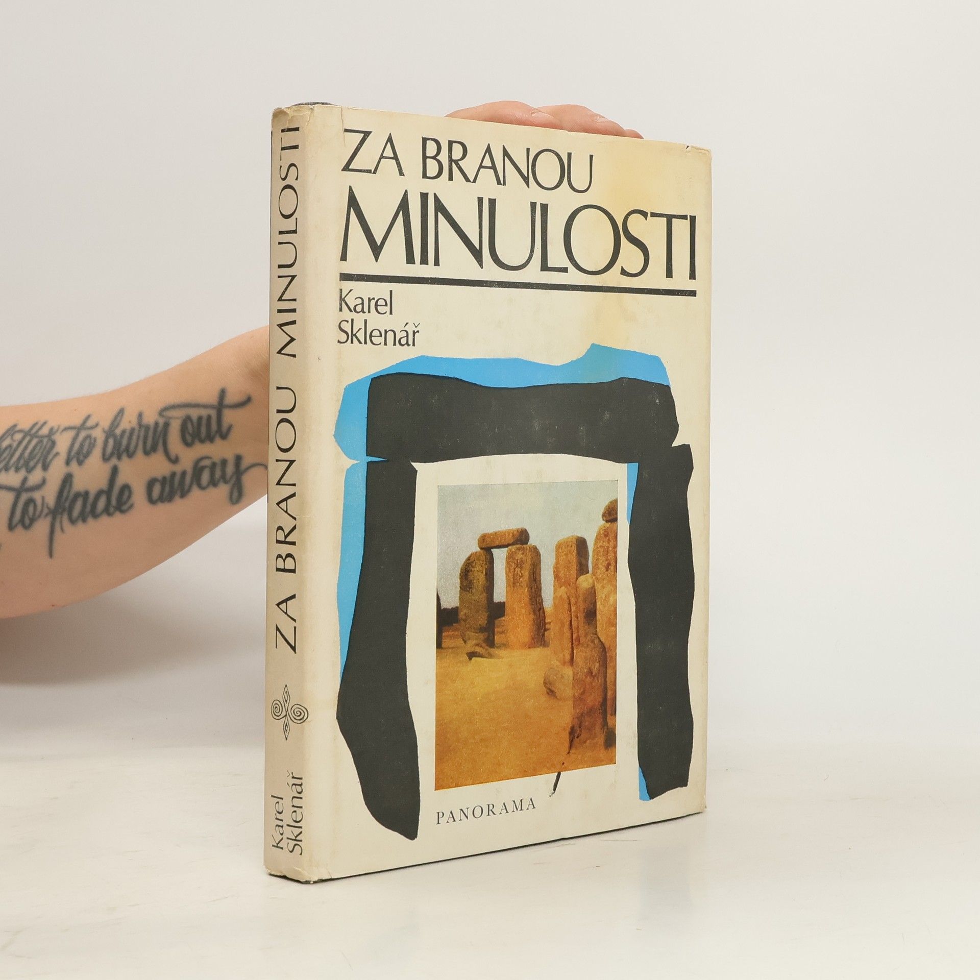 Karel Sklenář Za branou minulosti