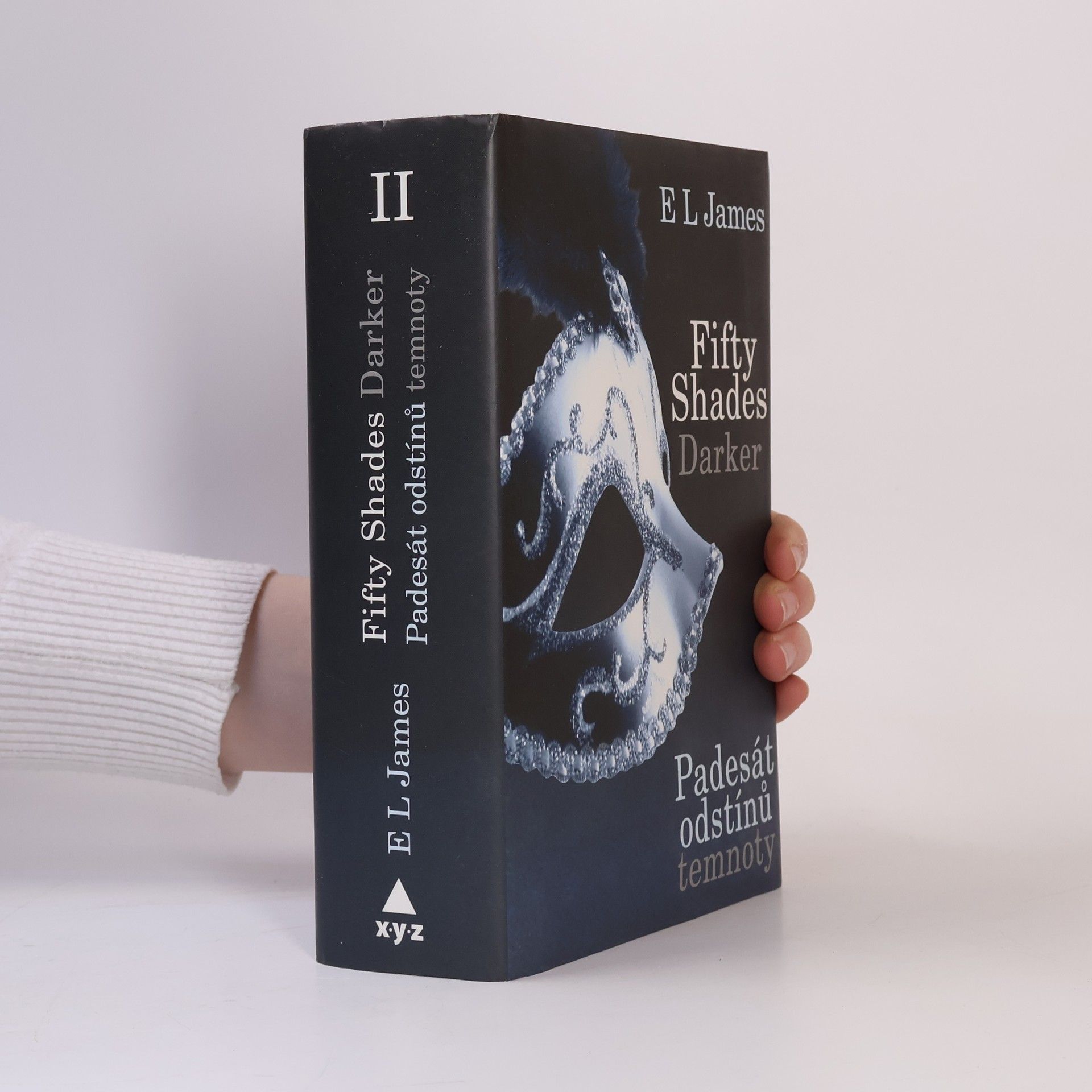 E. L. James Padesát odstínů temnoty