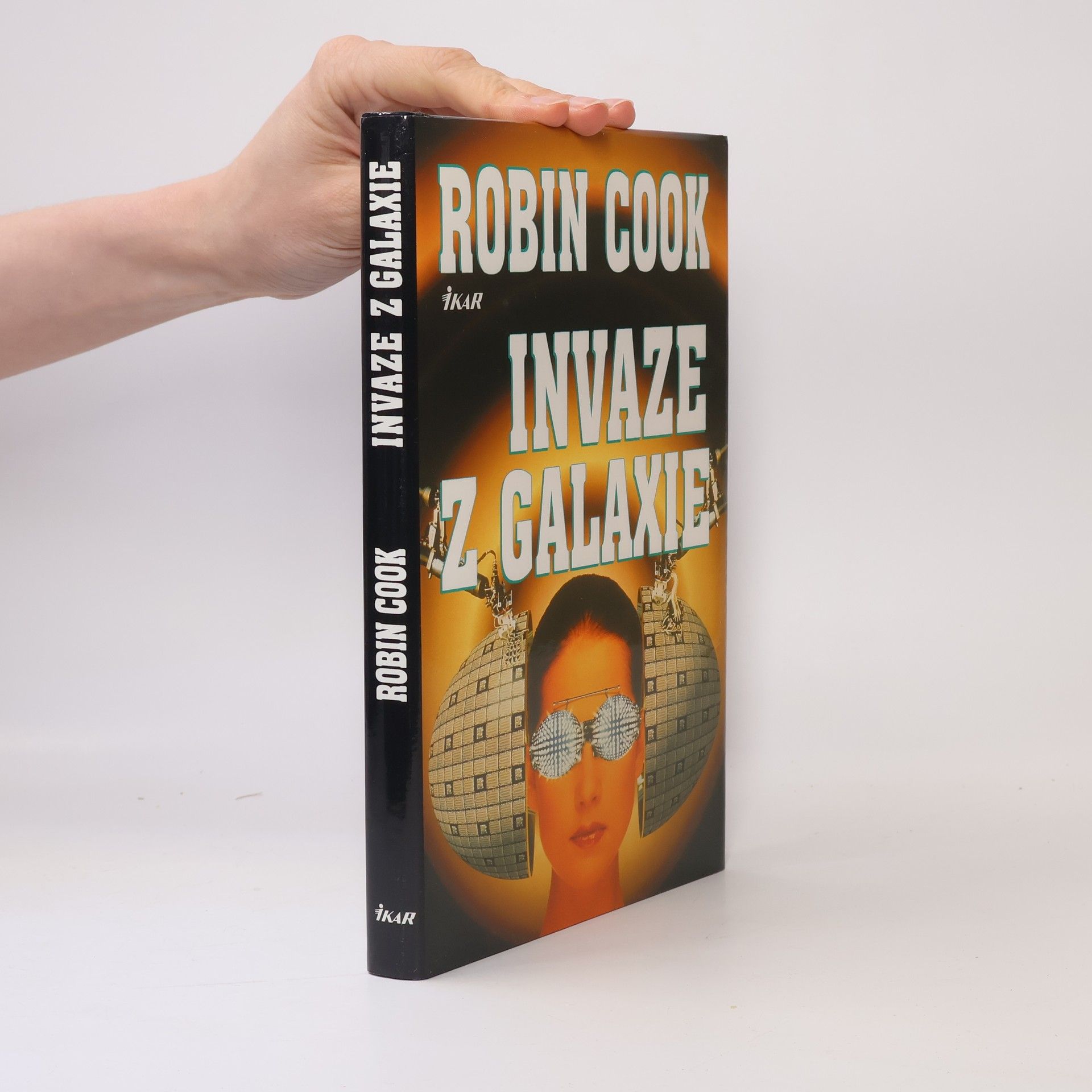 Robin Cook Invaze z galaxie