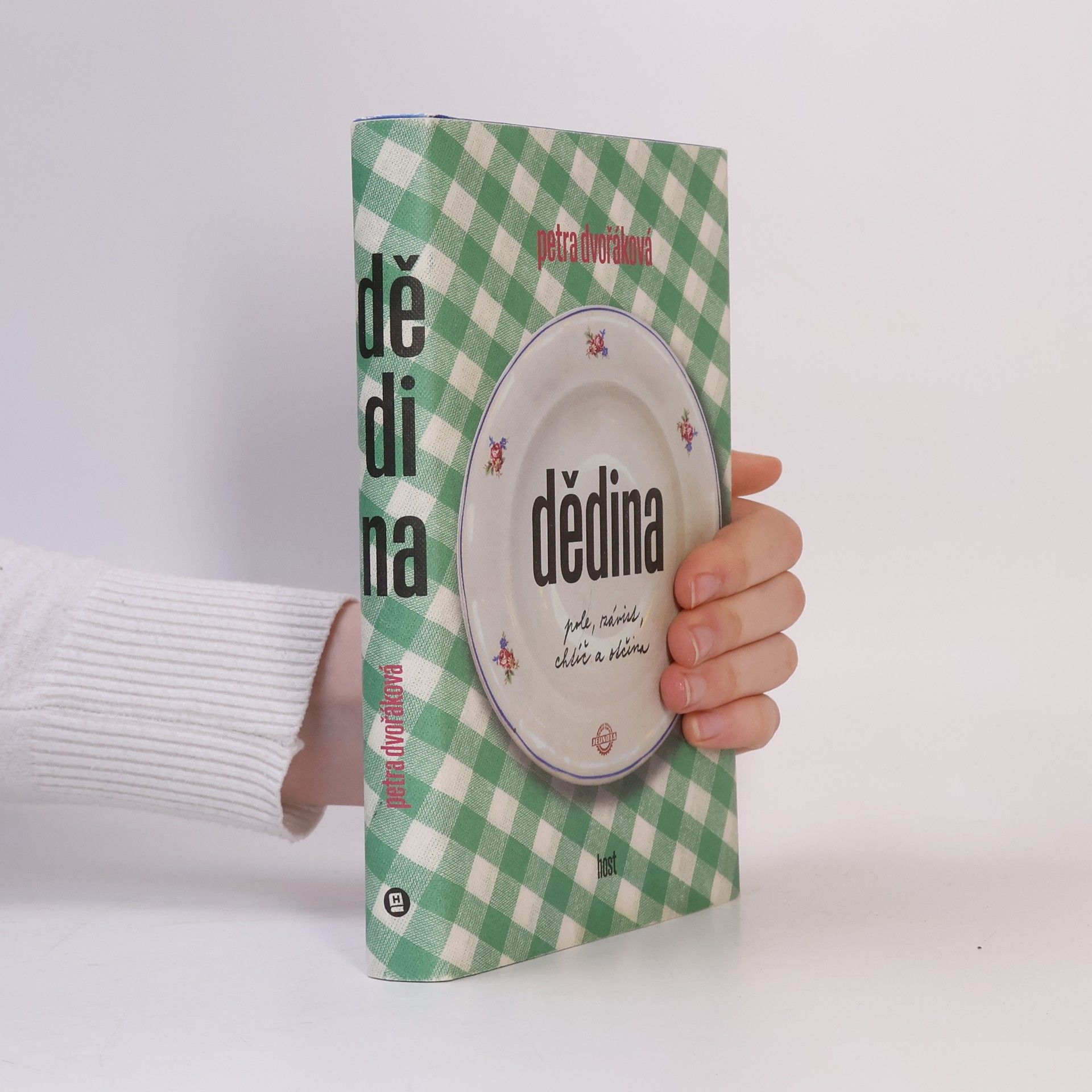 Petra Dvořáková Dědina: pole, závist, chtíč a otčina