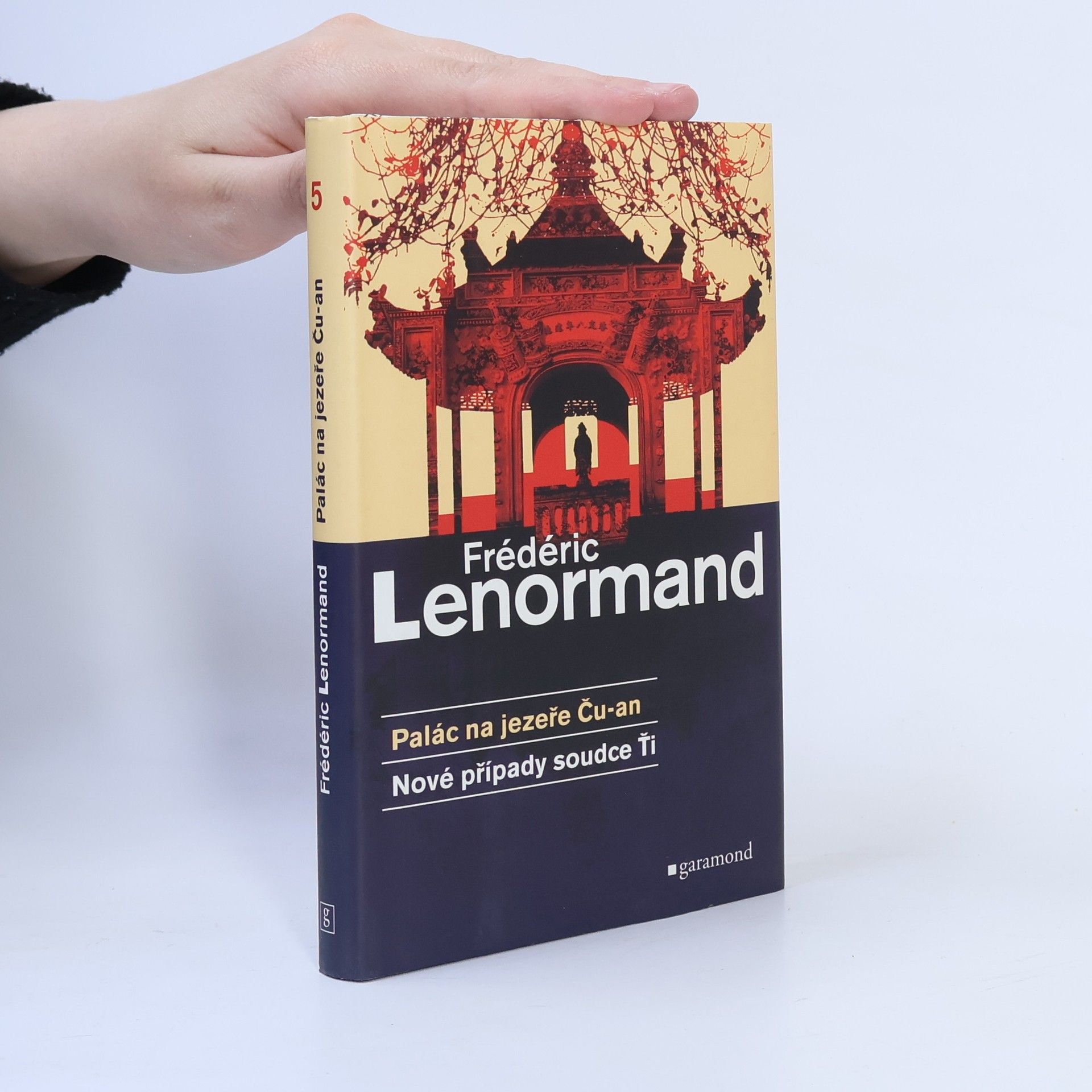 Frédéric Lenormand Palác na jezeře Ču-an