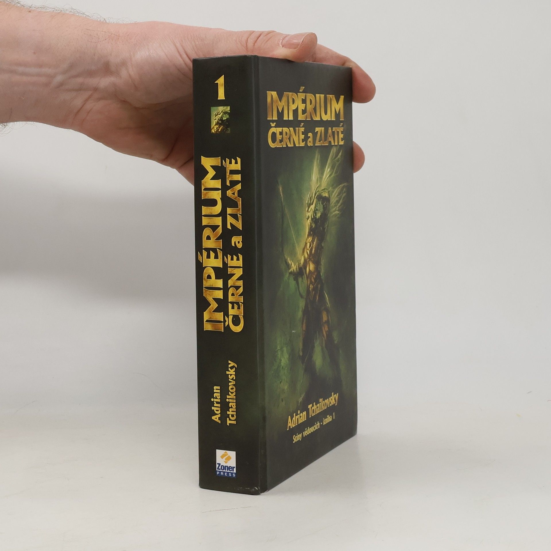 Adrian Tchaikovsky Stíny vědoucích. Kniha první, Impérium černé a zlaté