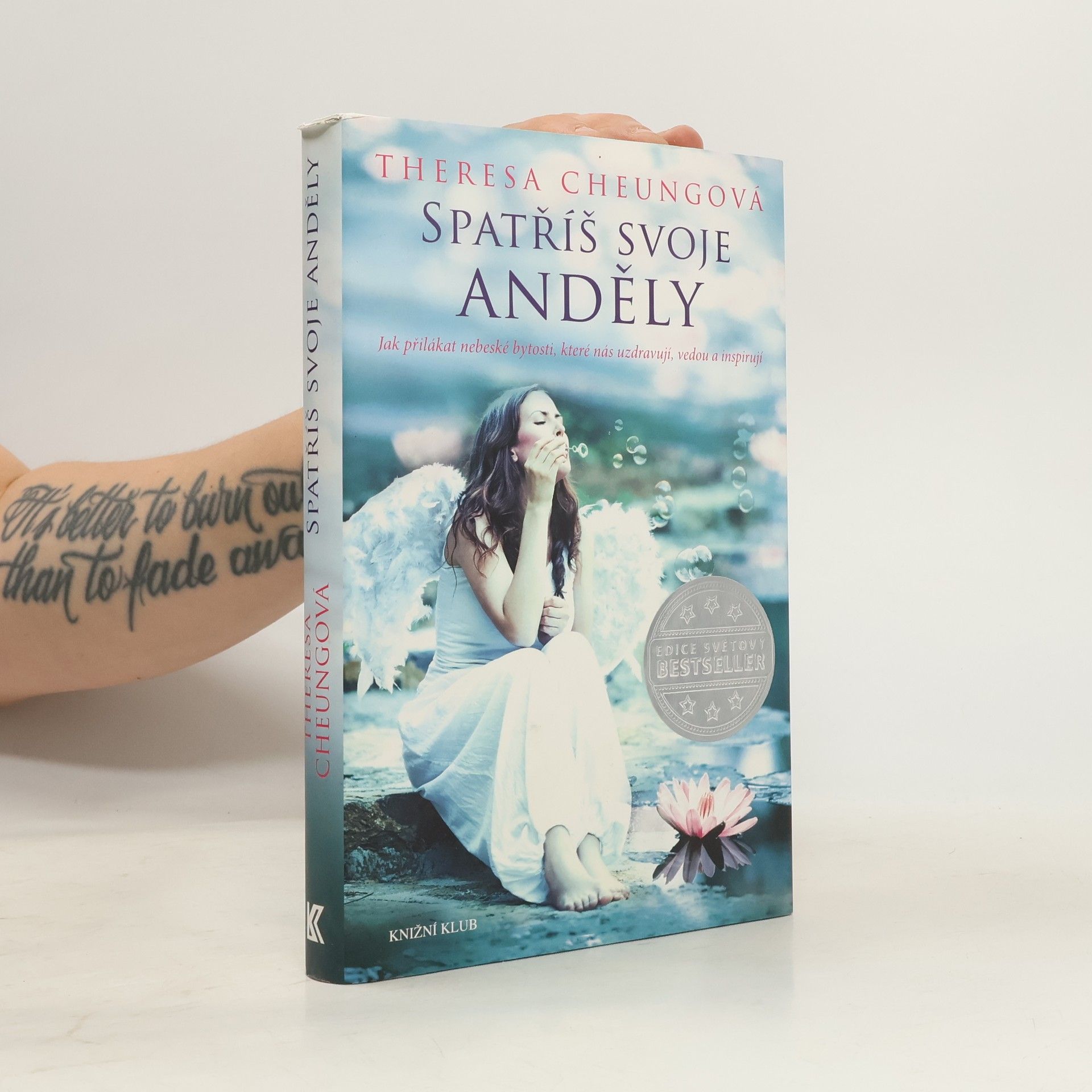 Theresa Francis-Cheung Spatříš svoje anděly