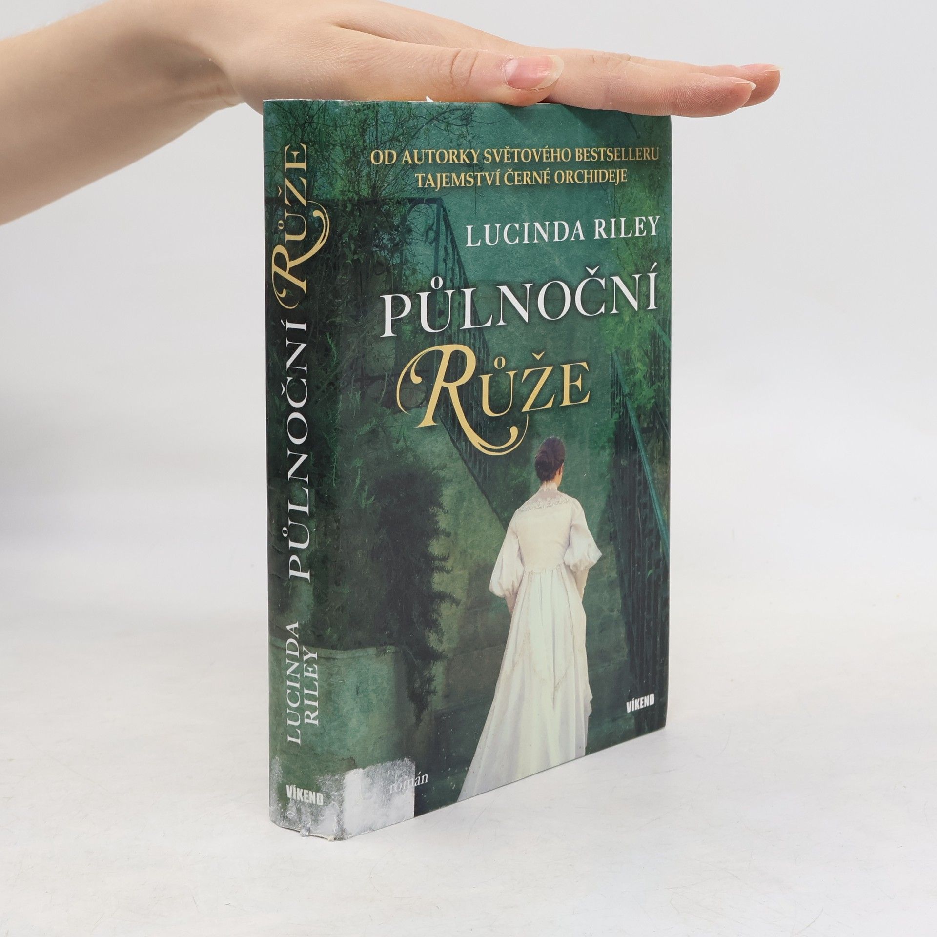 Lucinda Riley Půlnoční růže