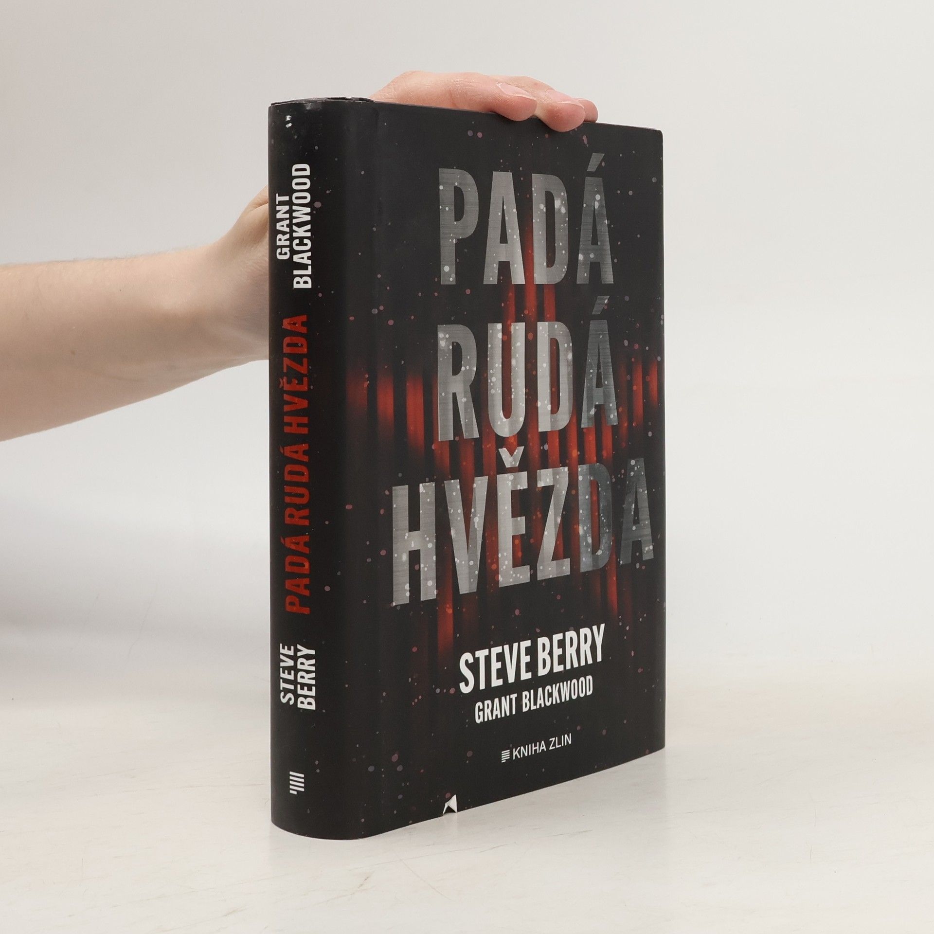 Luke Daniels 2. Padá rudá hvězda