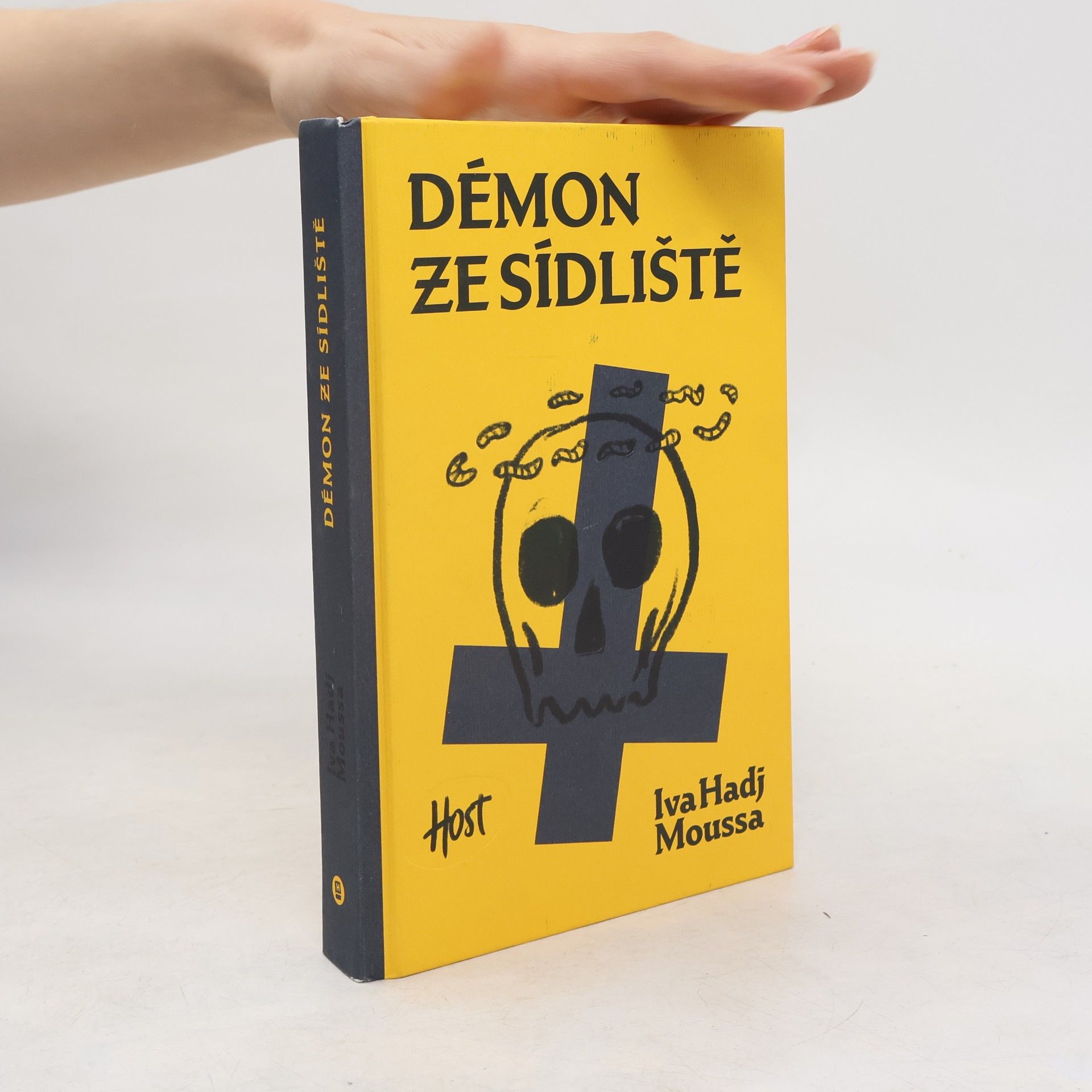 Iva Hadj Moussa Démon ze sídliště
