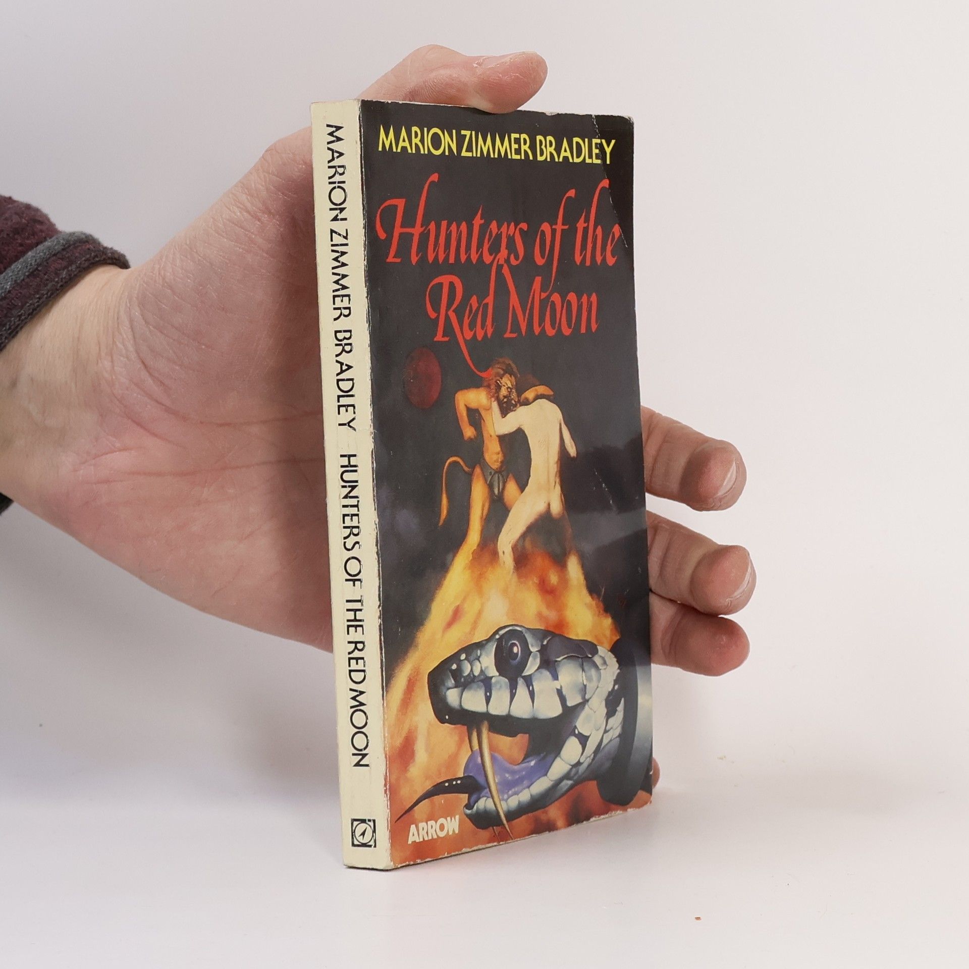 Marion Zimmer Bradleyová Hunters of the Red Moon
