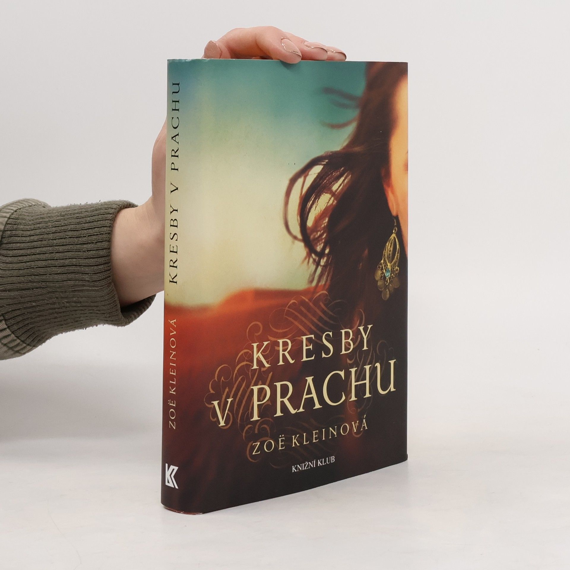 Zoë Klein Kresby v prachu