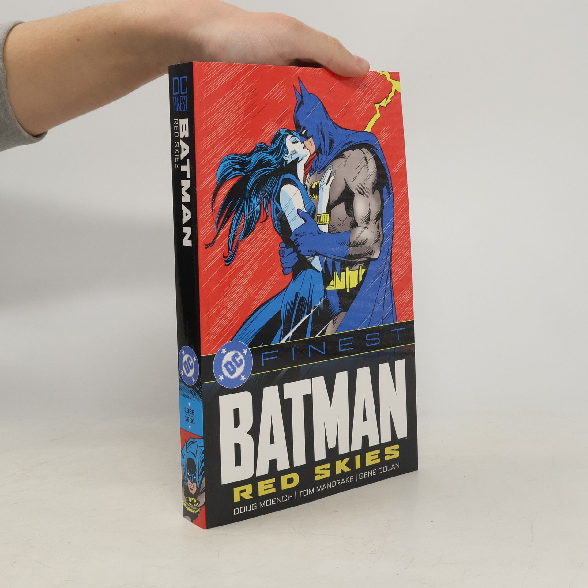 Doug Moench DC Finest: Batman: Red Skies