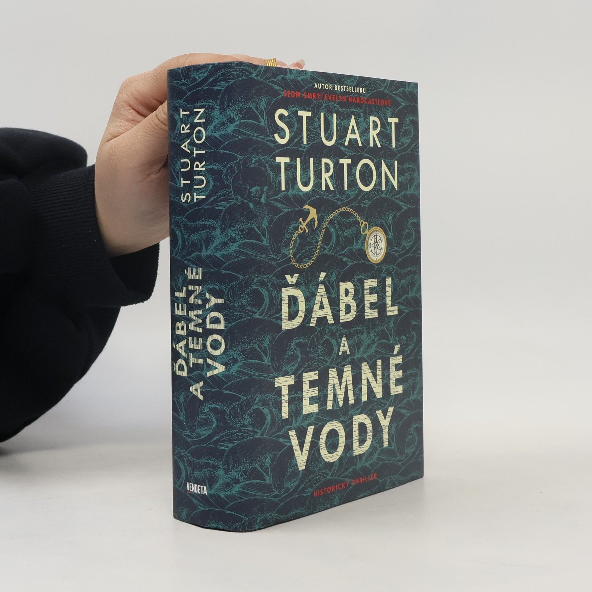 Stuart Turton Ďábel a temné vody