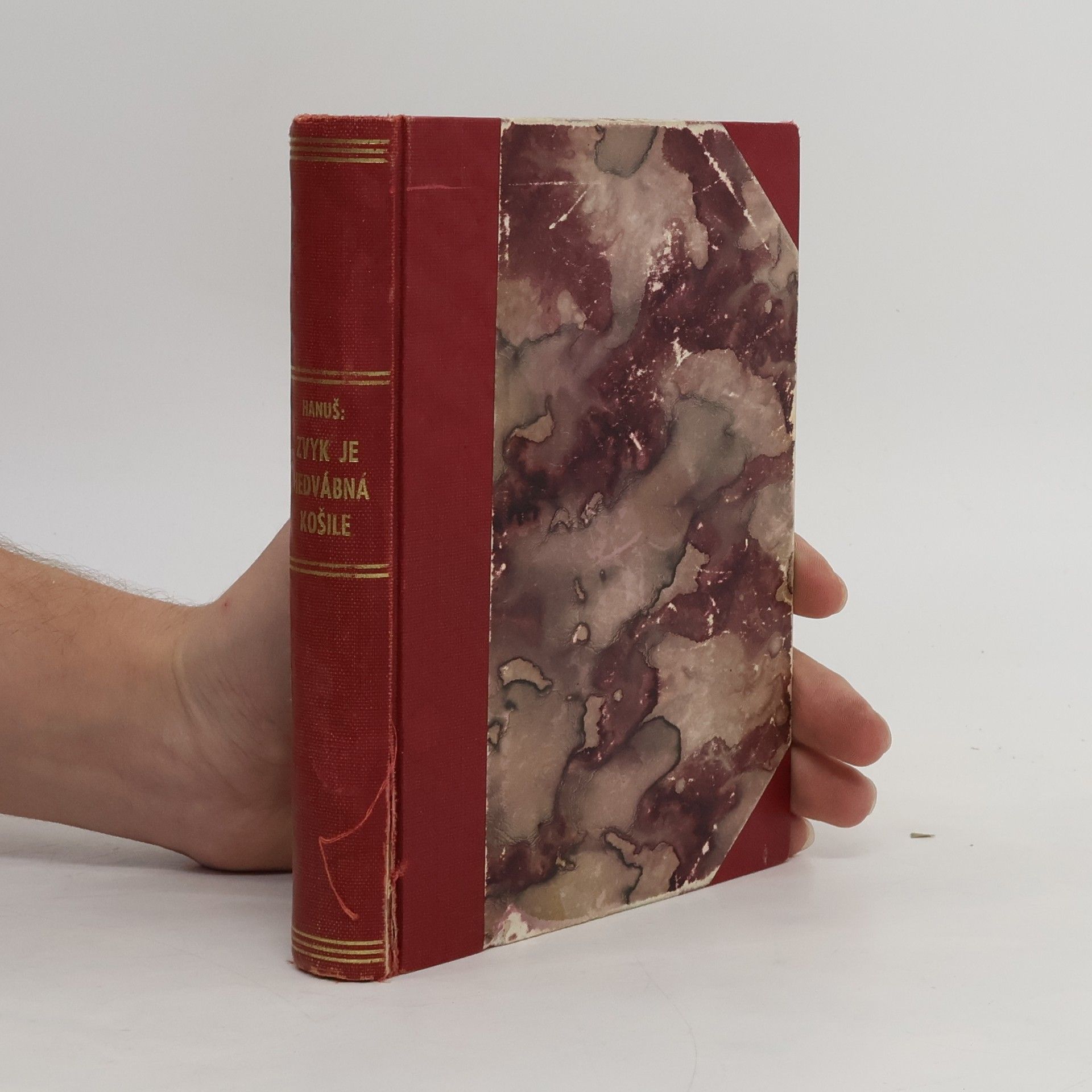 Zvyk je hedvábná košile