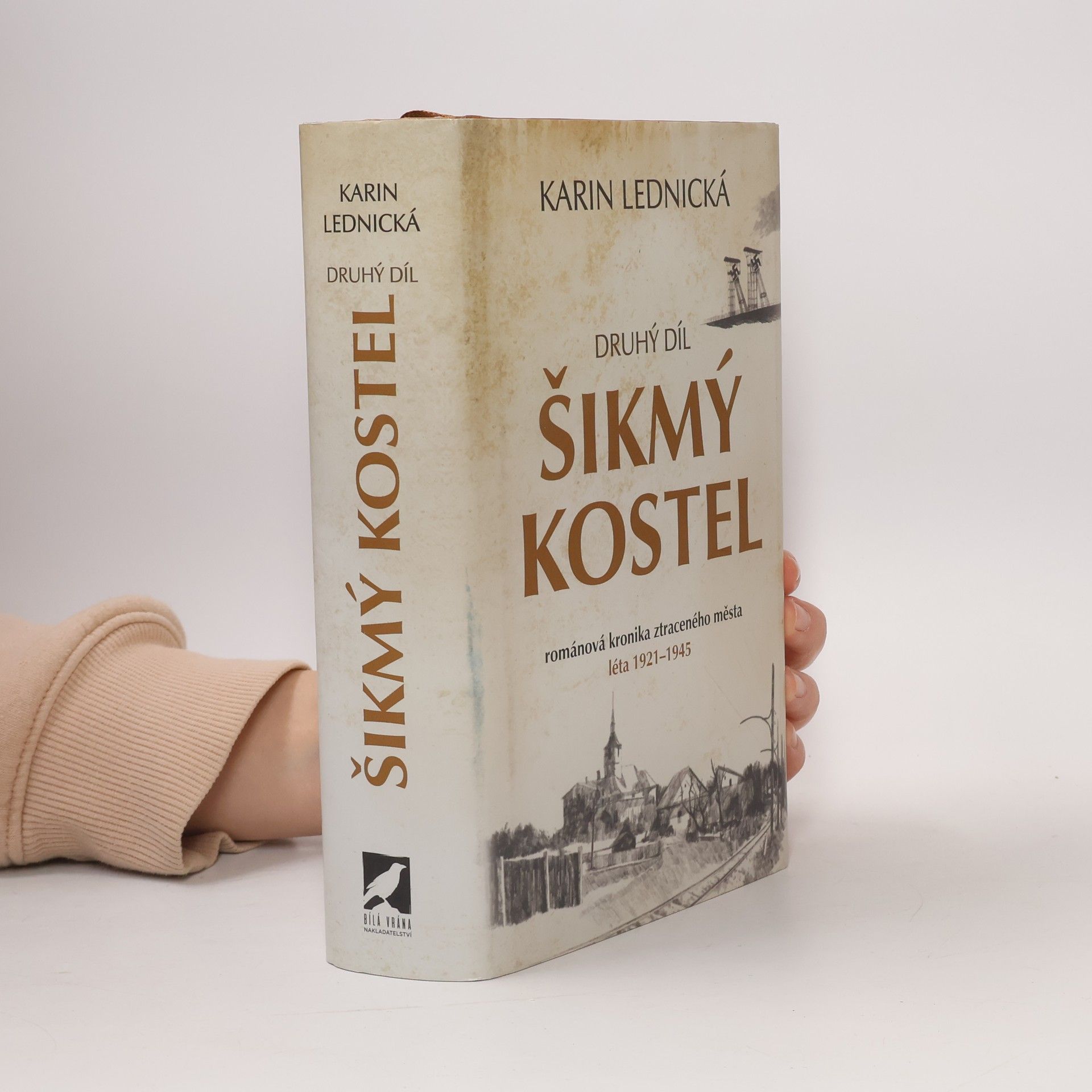 Karin Lednická Šikmý kostel 2