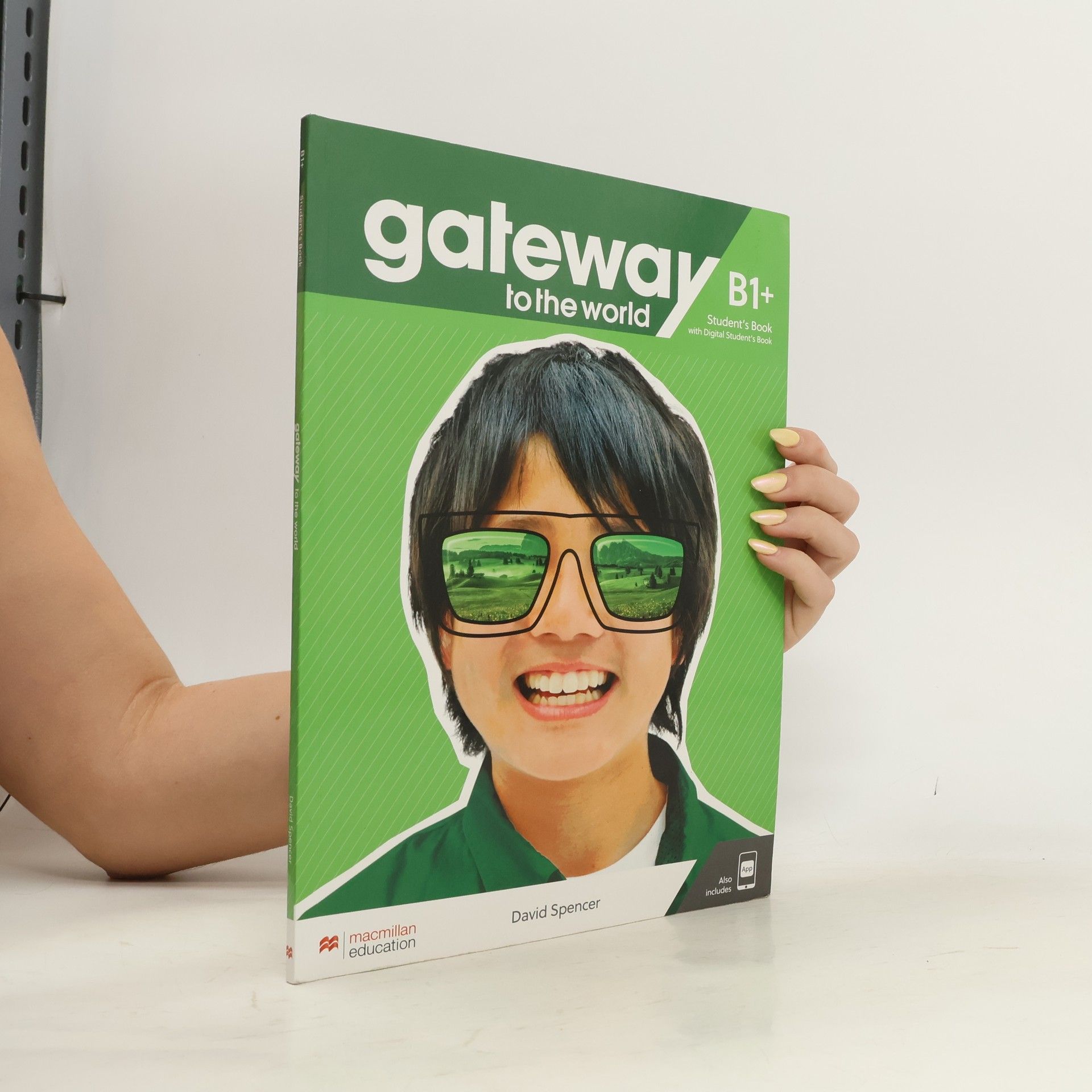 David Spencer Gateway to the World B1+ SB + online MACMILLAN
